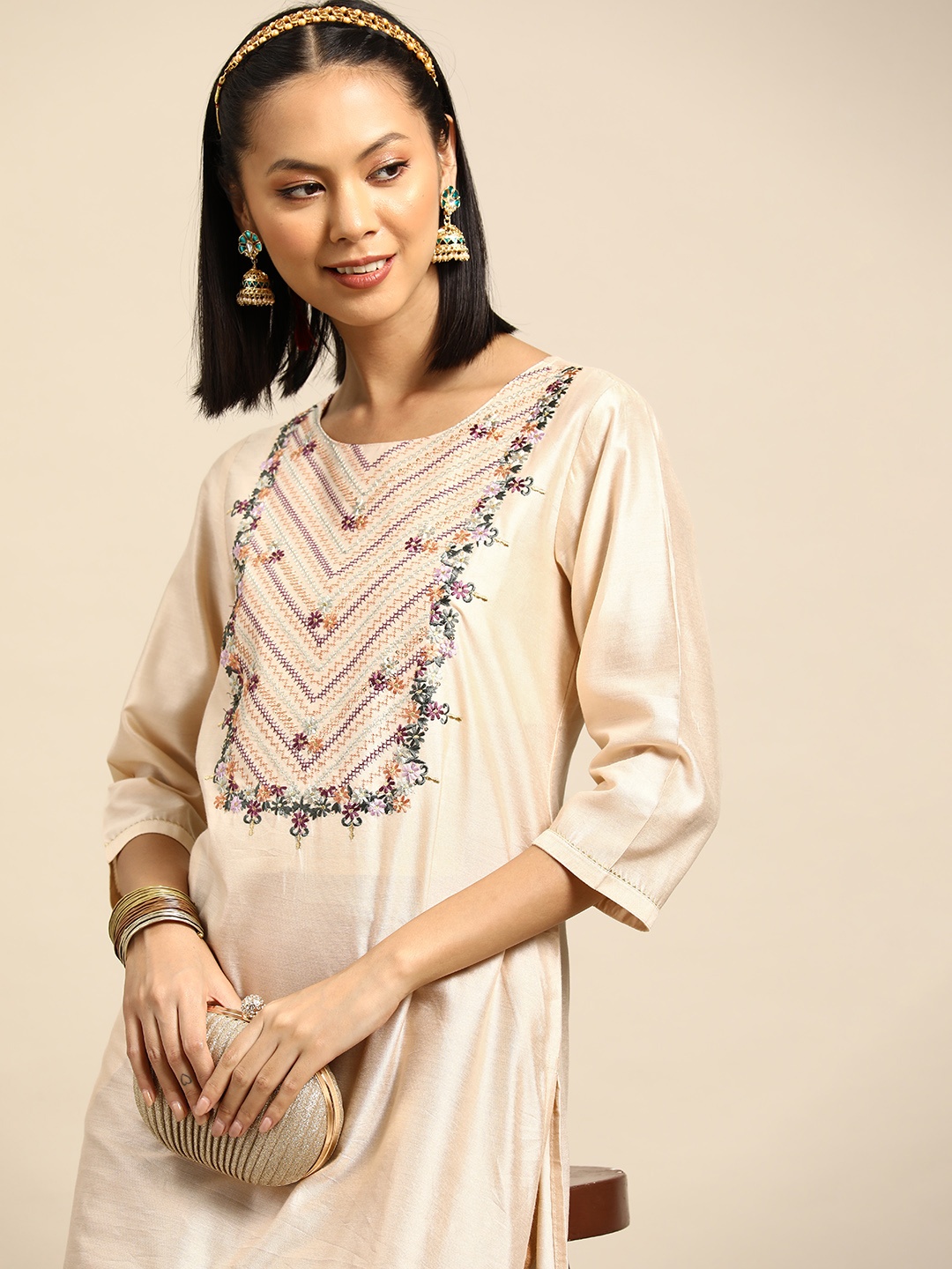 

Sangria Floral Embroidered Sequinned Kurta, Cream