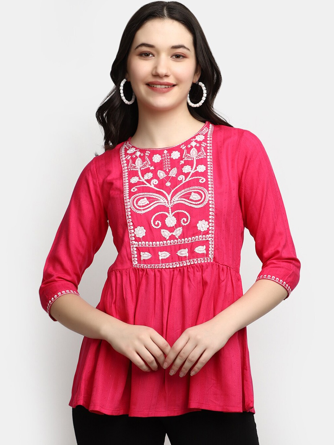 

V-Mart Ethnic Motifs Embroidered Thread Work Kurti, Pink