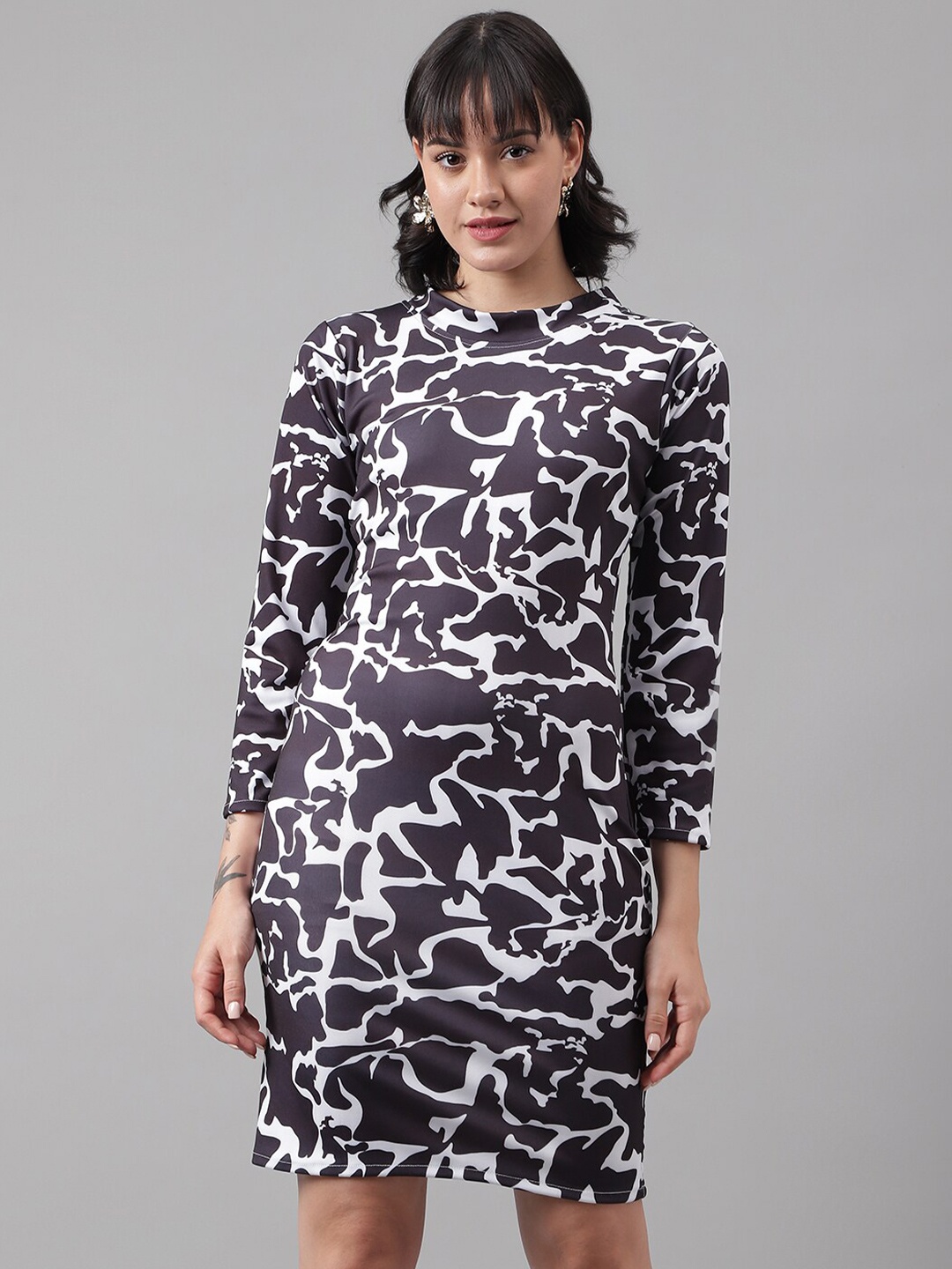 

DL Fashion Monochrome Abstract Printed Round Neck Sheath Dress, Black