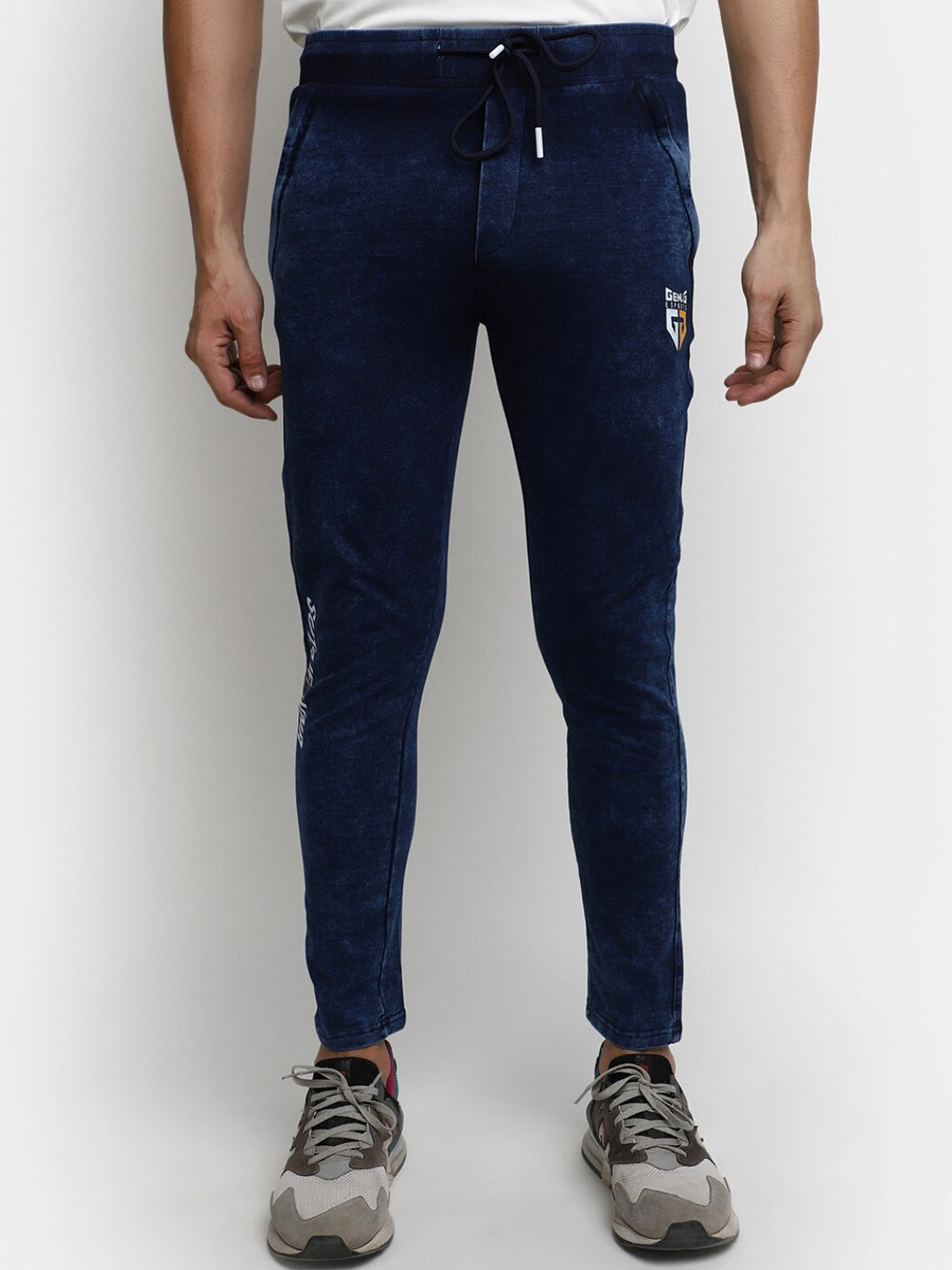 

V-Mart Men Mid-Rise Cotton Joggers, Navy blue