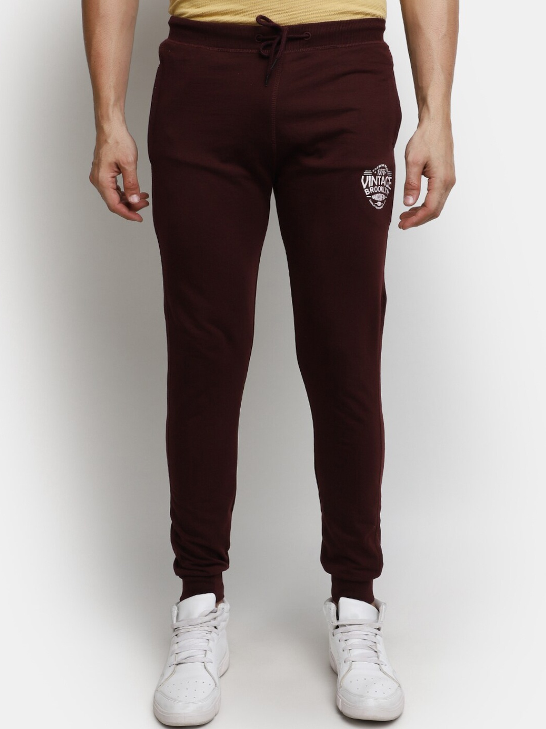 

V-Mart Men Mid-Rise Cotton Joggers, Maroon