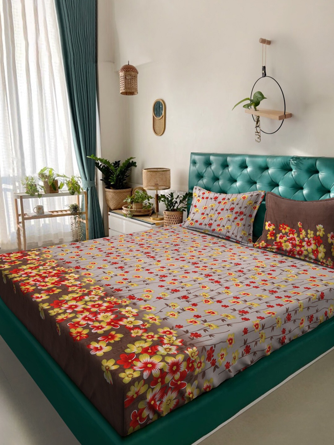 

Alina decor Brown & Red Floral 210 TC Queen Bedsheet with 2 Pillow Covers