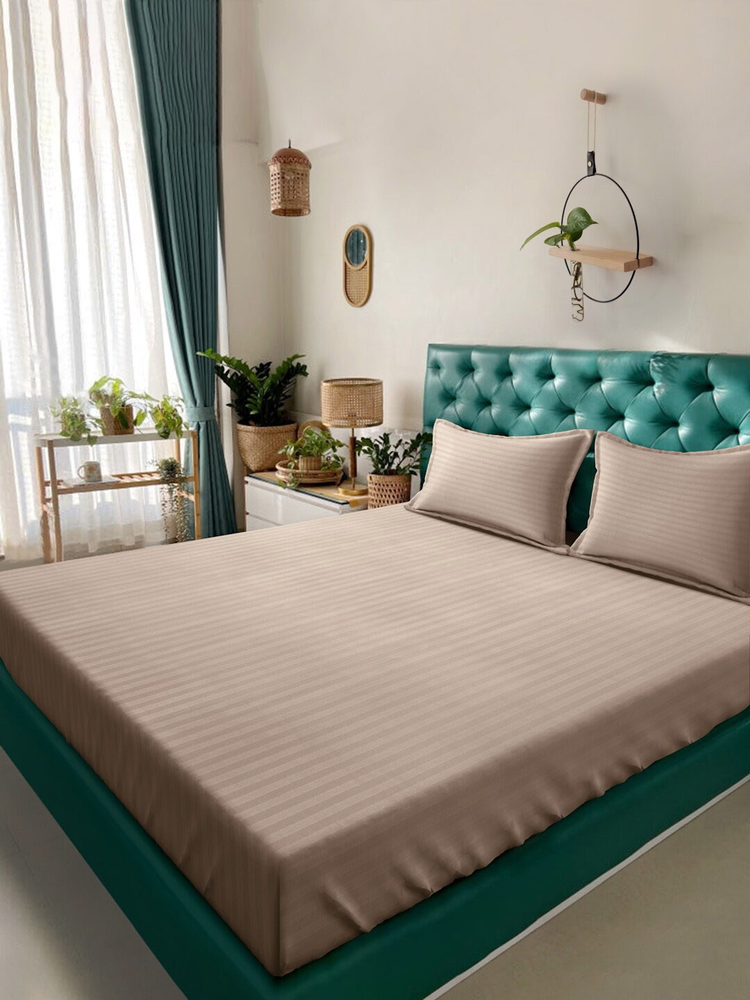 

Alina decor Peach-Coloured Striped 210 TC Queen Bedsheet with 2 Pillow Covers
