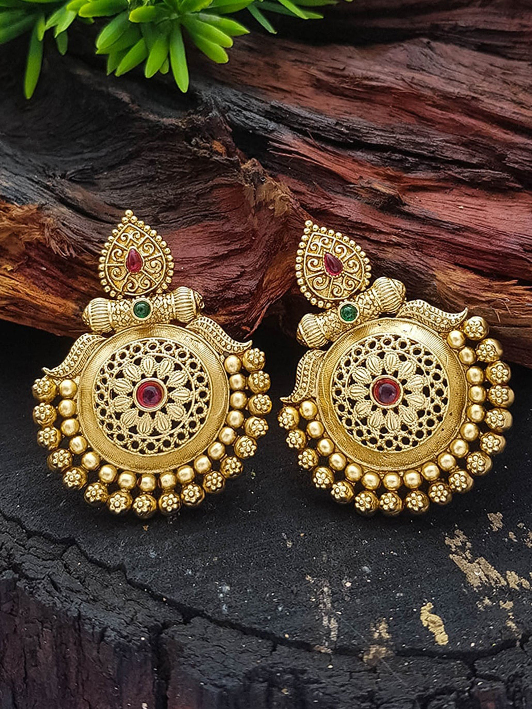 

GRIIHAM Gold-Plated Creascent Shaped CZ-Studded Chandbalis