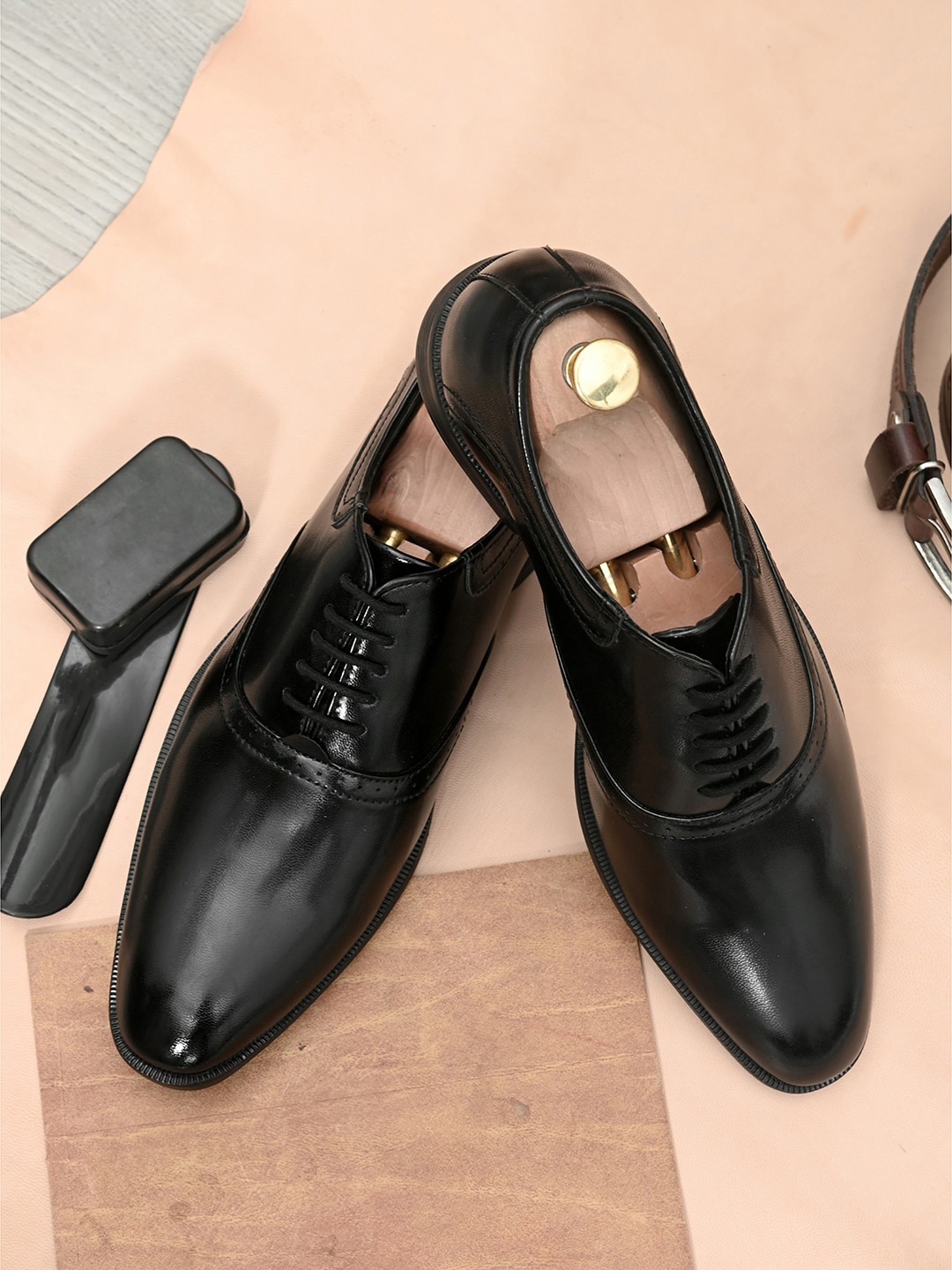 

INVICTUS Men Lace-Up Formal Oxfords, Black