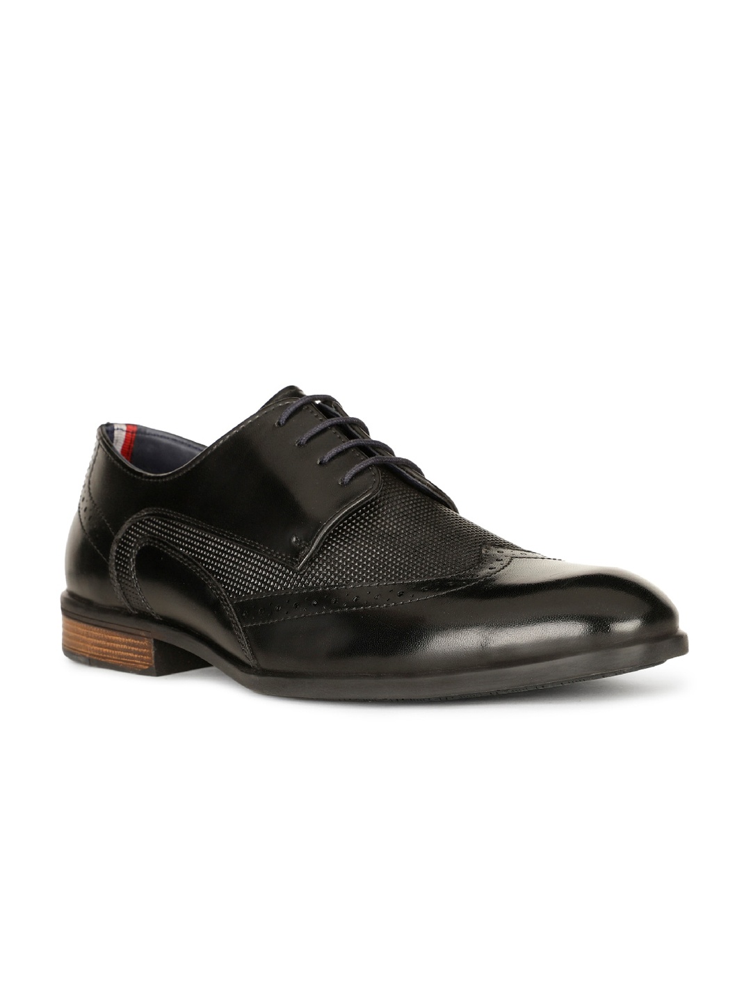 

Bata Men Textured Formal Derbys, Black