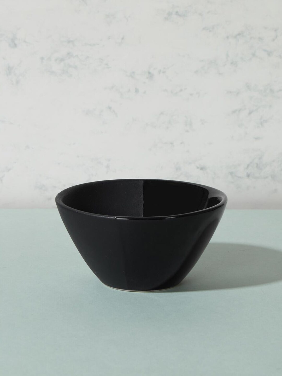 

Fabindia Black 1 Piece Maya Ceramic Glossy Bowl