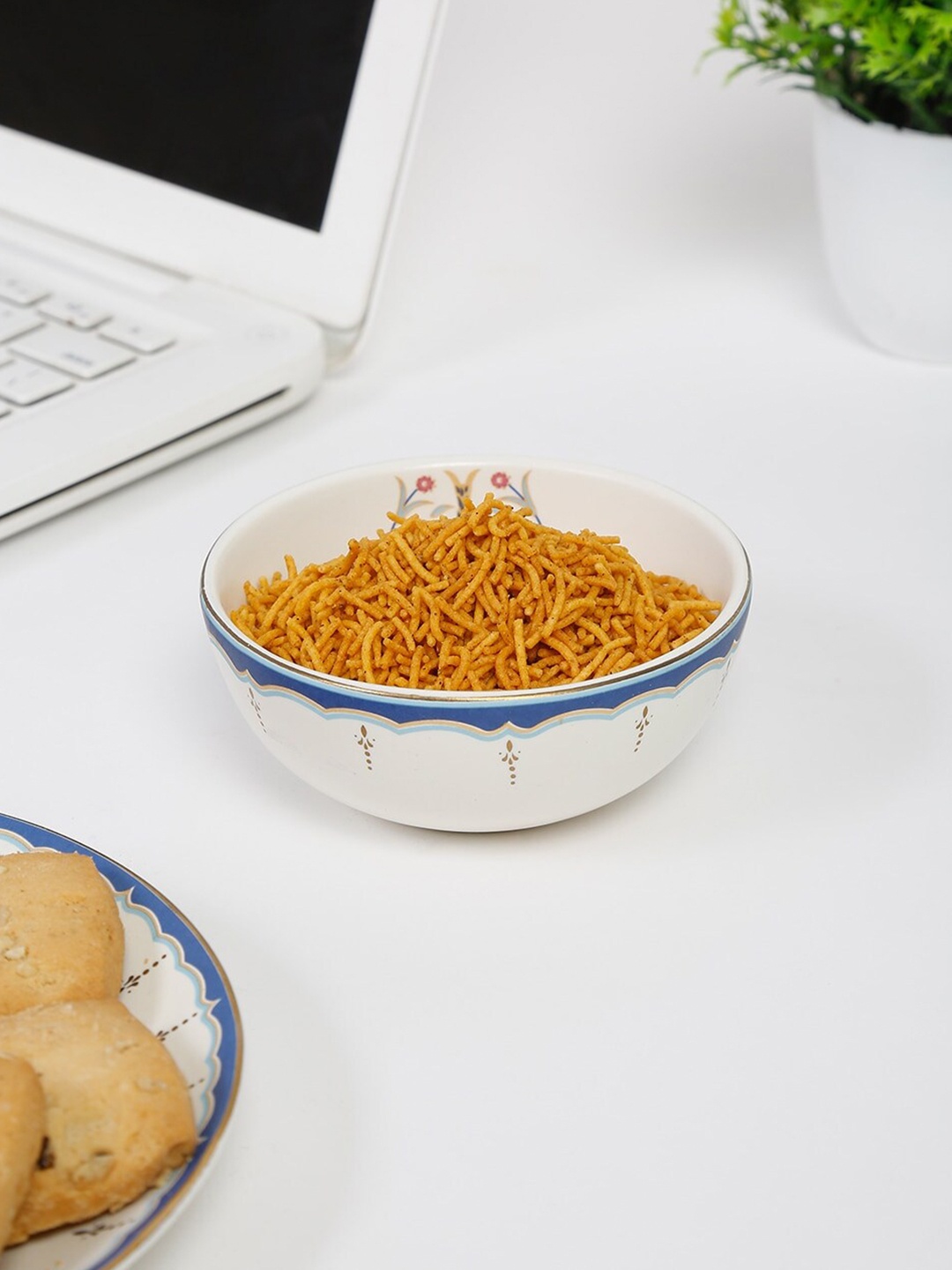 

Fabindia Decaled White & Blue Printed Ceramic Glossy Bowl