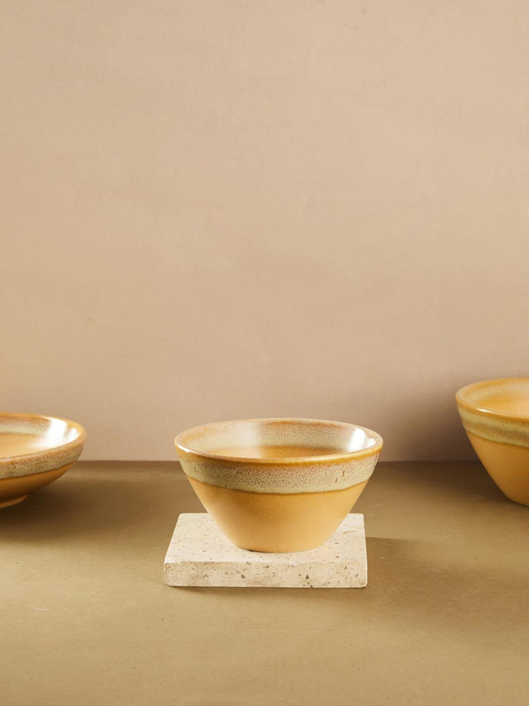 

Fabindia Anaarbagh Yellow 1 Piece Ceramic Matte Bowl