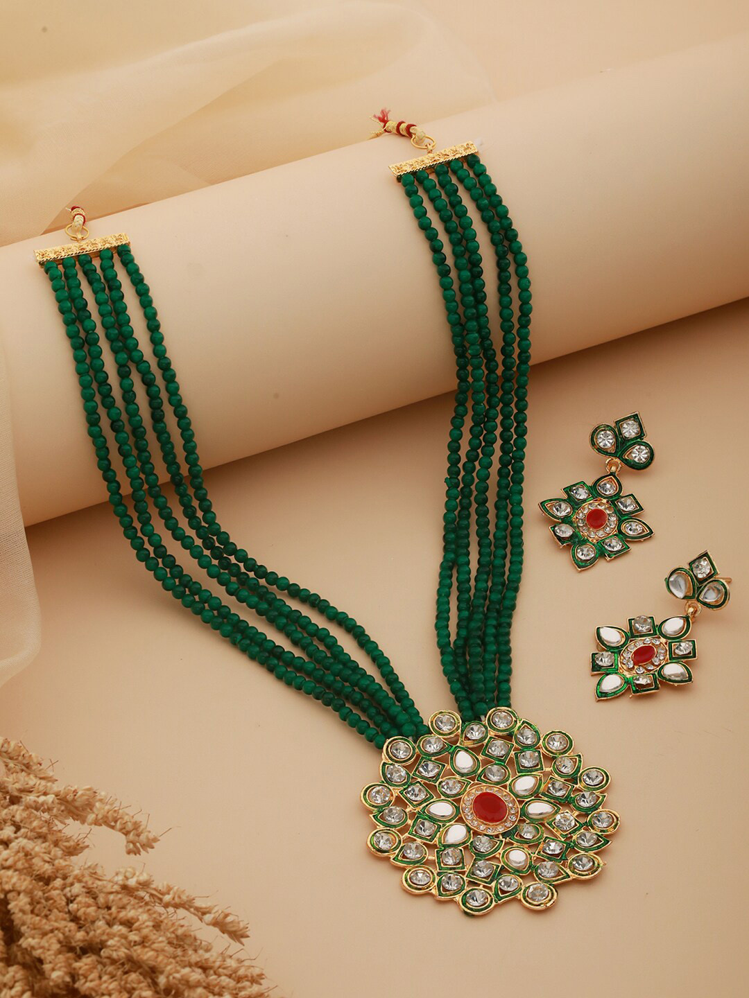 

Aadvik Designs Gold-Plated Kundan-Studded & Beads Jewellery Set