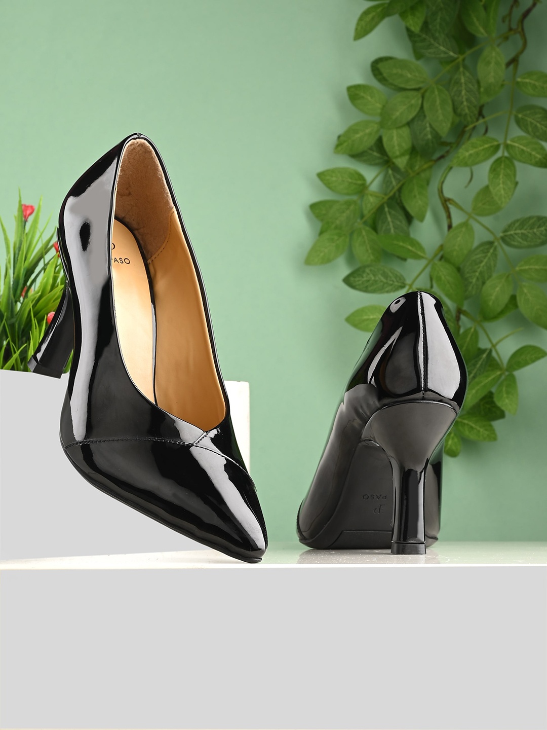 

El Paso Pointed Toe Slim Heel Pumps, Black