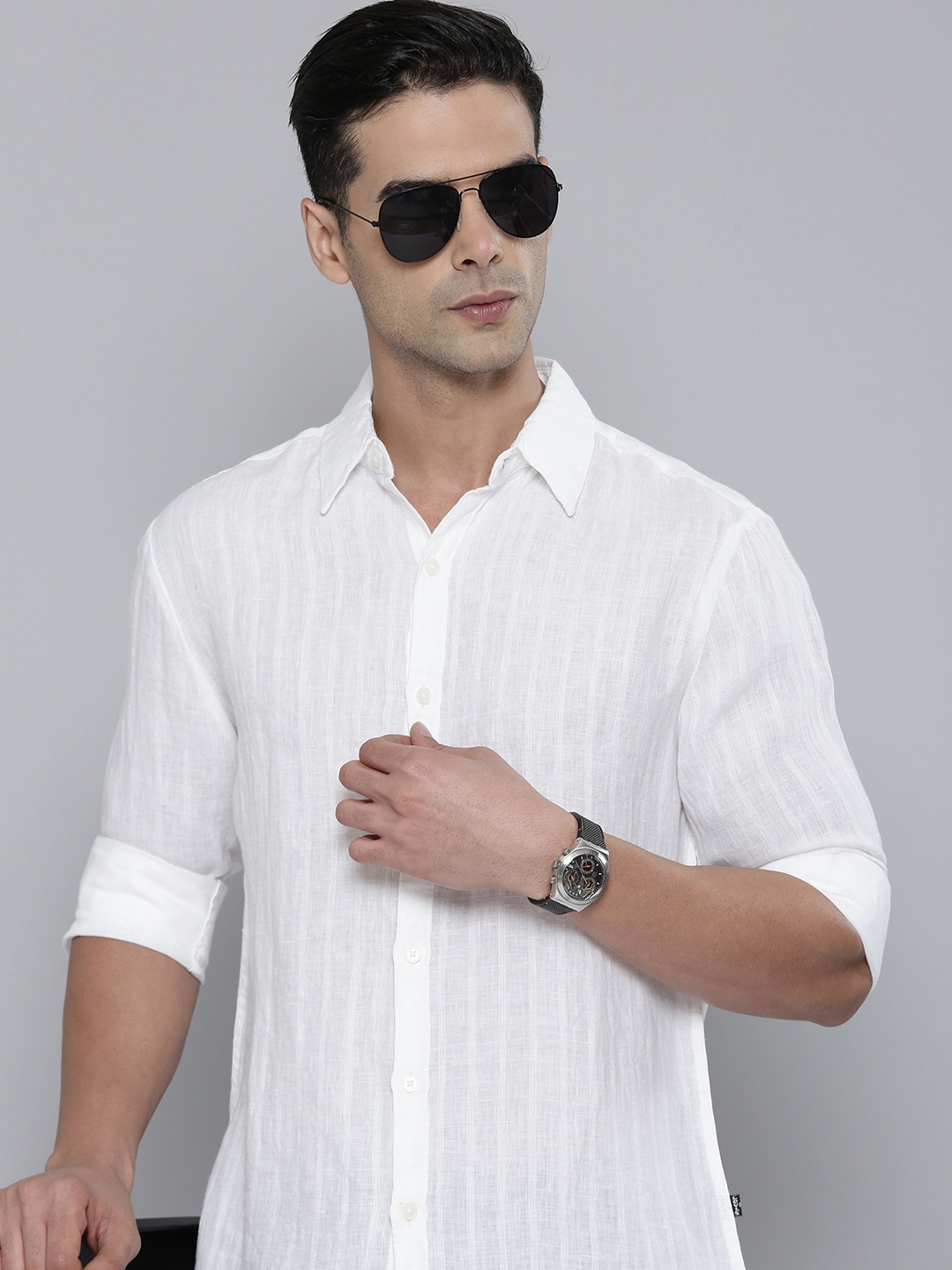 

Levis Slim Fit Pure Linen Self Design Striped Casual Shirt, White