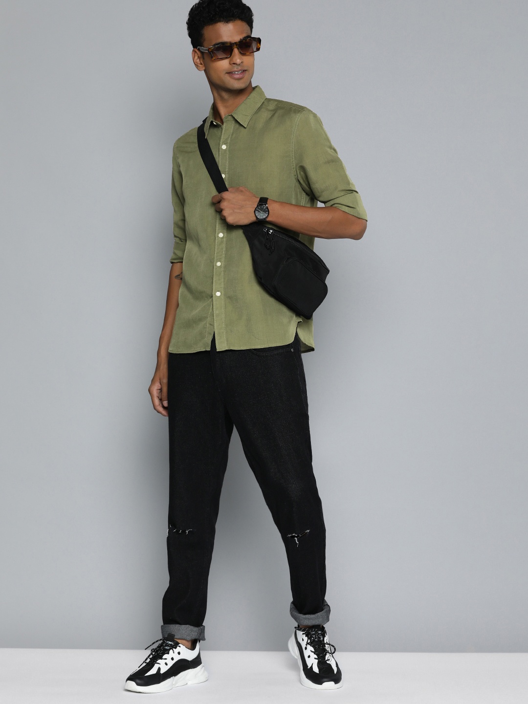 

Levis Solid Slim Fit Casual Shirt, Green