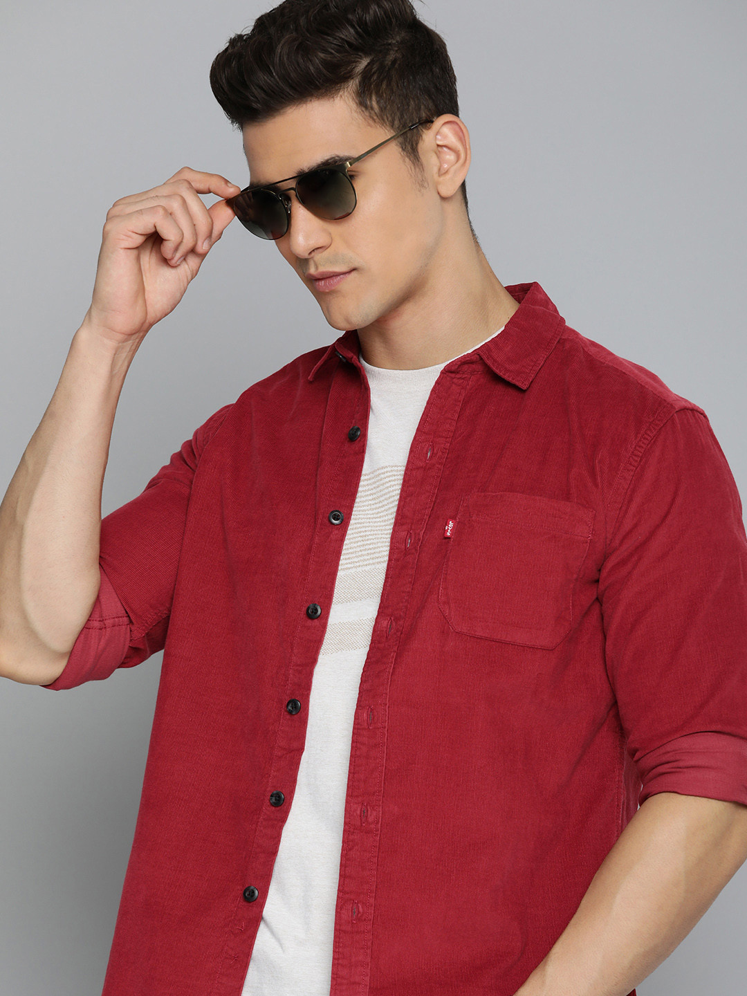 

Levis Pure Cotton Solid Slim Fit Casual Shirt, Red