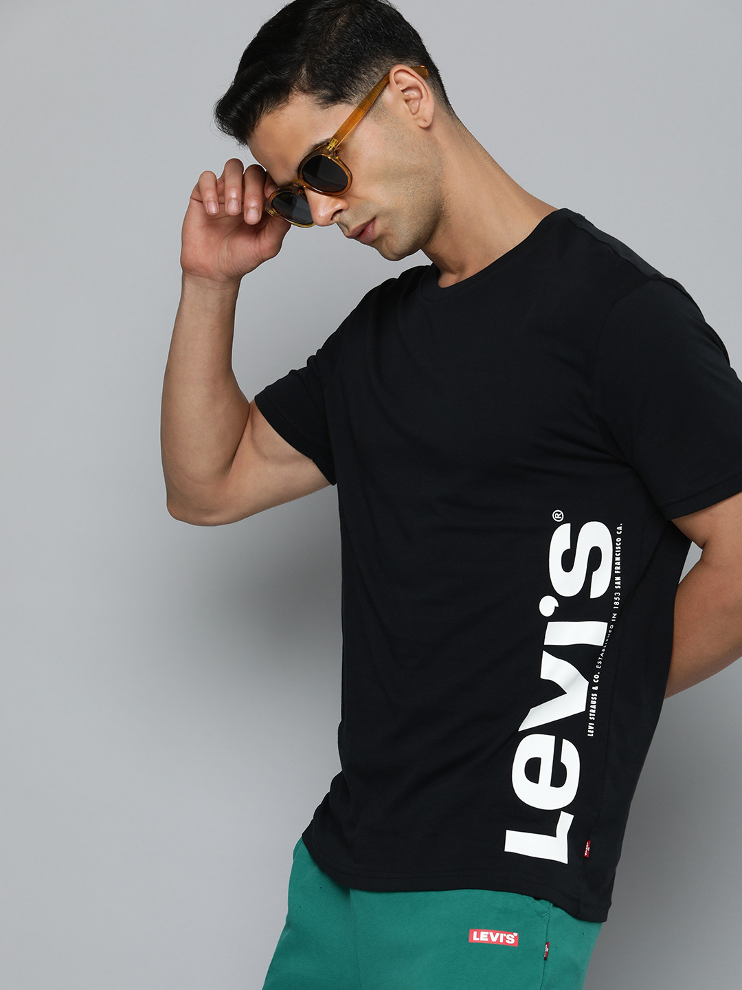 

Levis Pure Cotton Brand Logo Printed Casual T-shirt, Black