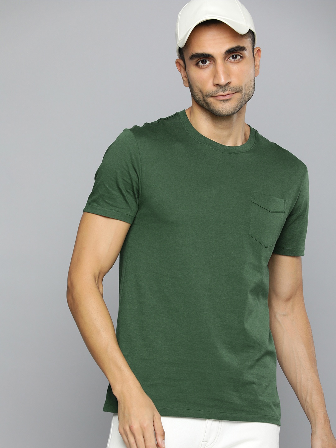 

Levis Pure Cotton Solid With Chest Pocket T-shirt, Green