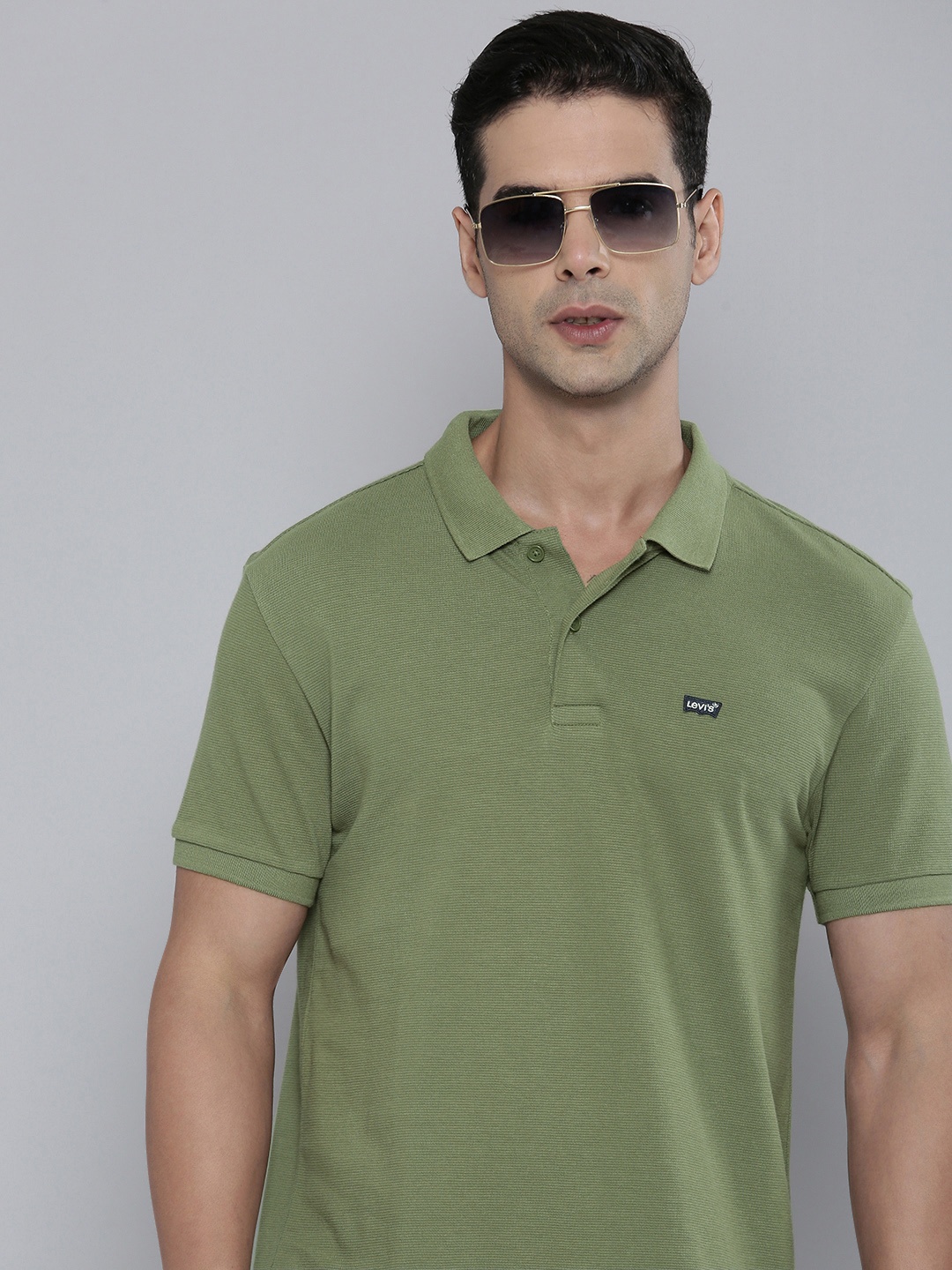 

Levis Pure Cotton Solid Polo Collar T-shirt, Olive