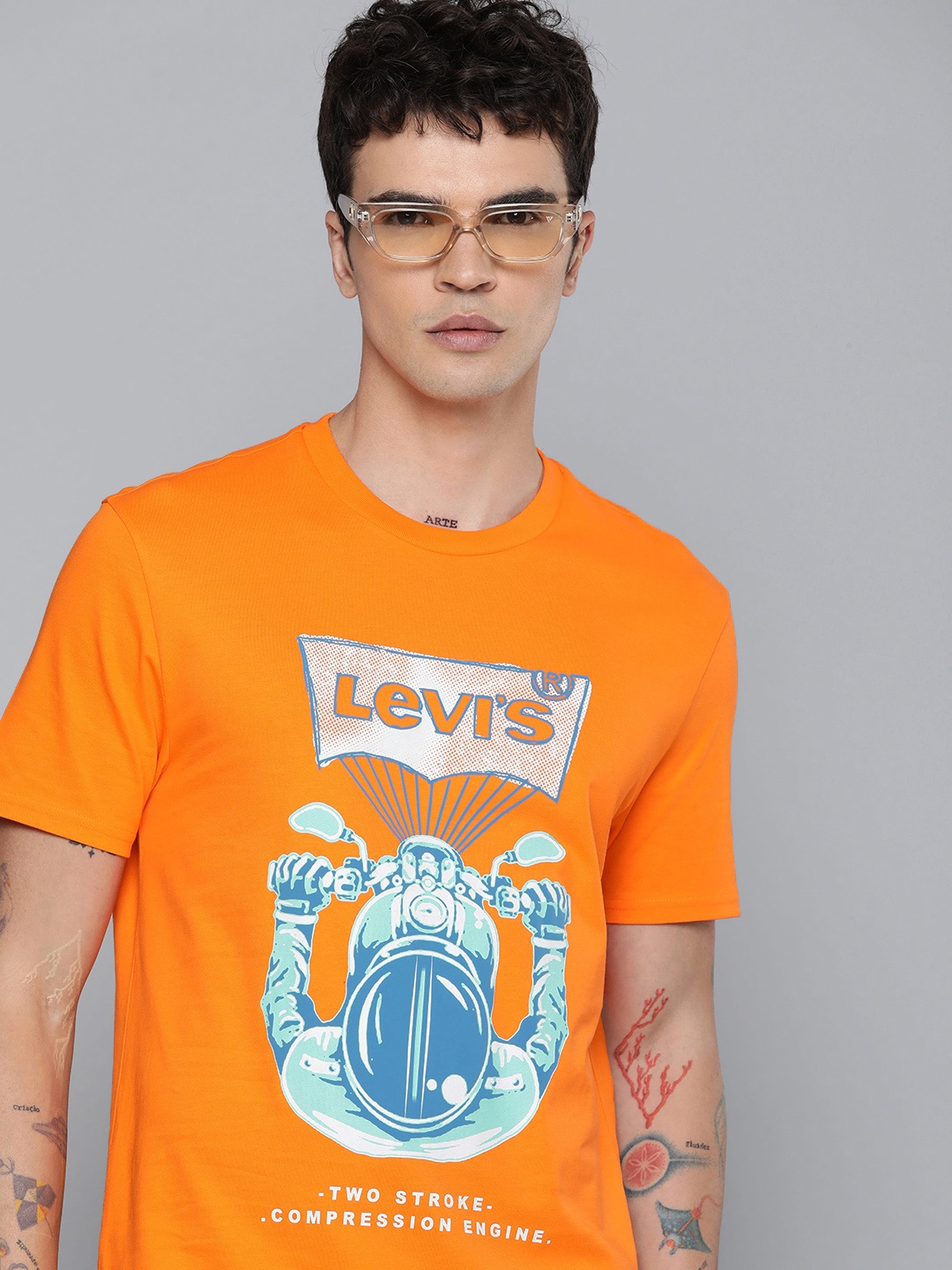 

Levis Men Brand Logo Printed Pure Cotton T-shirt, Orange