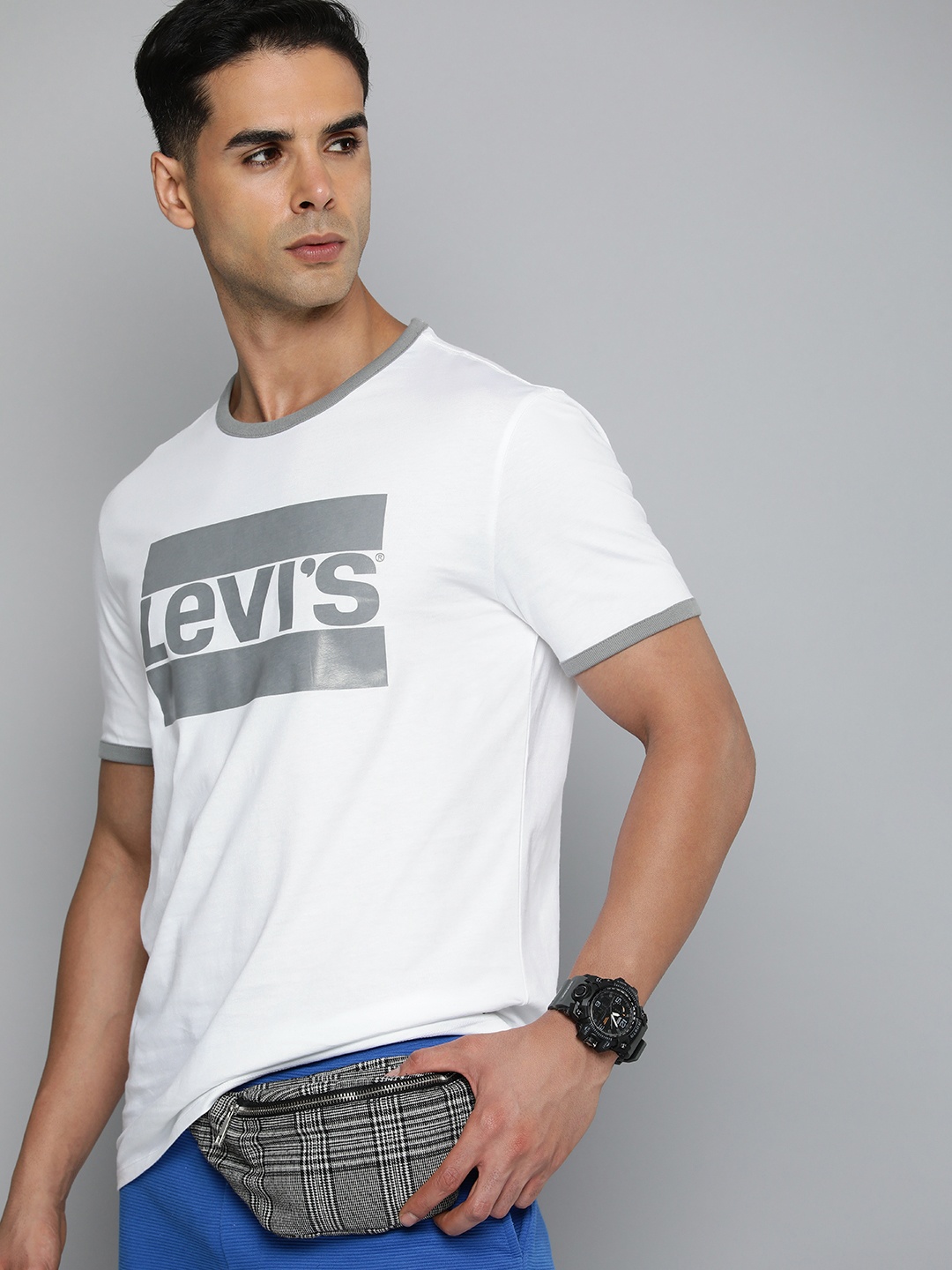 

Levis Pure Cotton Brand Logo Printed Casual T-shirt, White