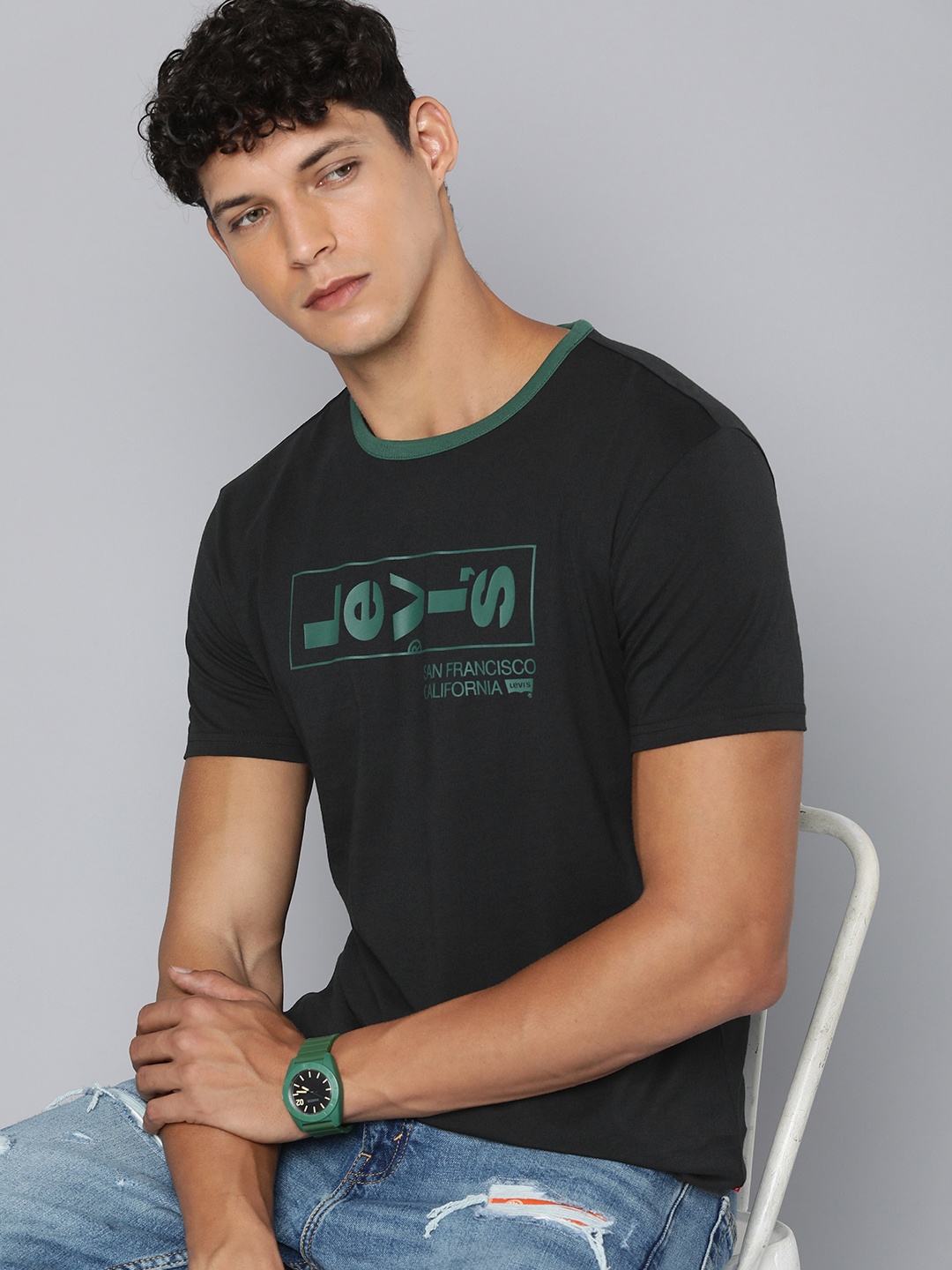 

Levis Pure Cotton Brand Logo Printed Casual T-shirt, Black