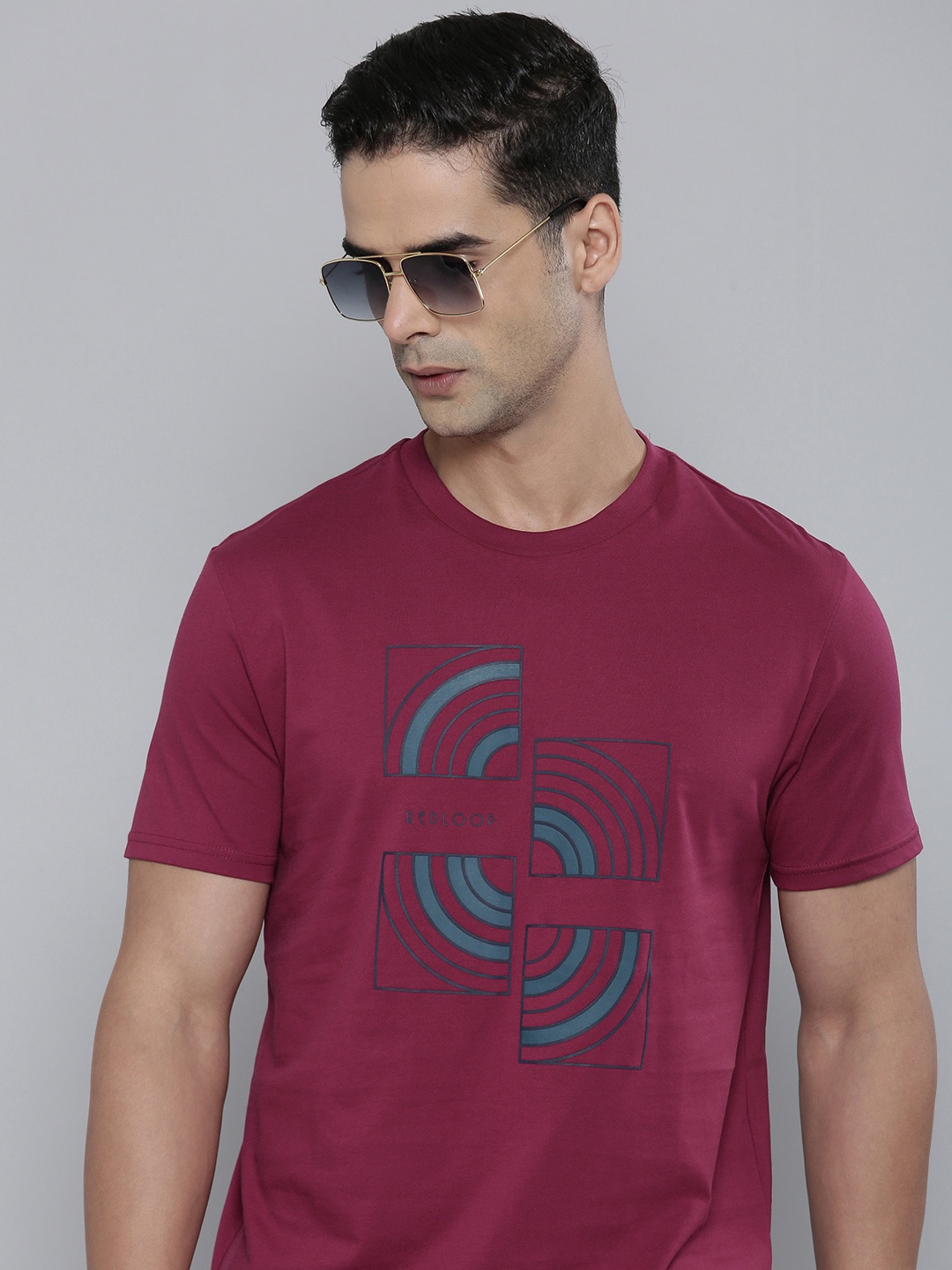 

Levis Graphic Printed Pure Cotton T-shirt, Maroon