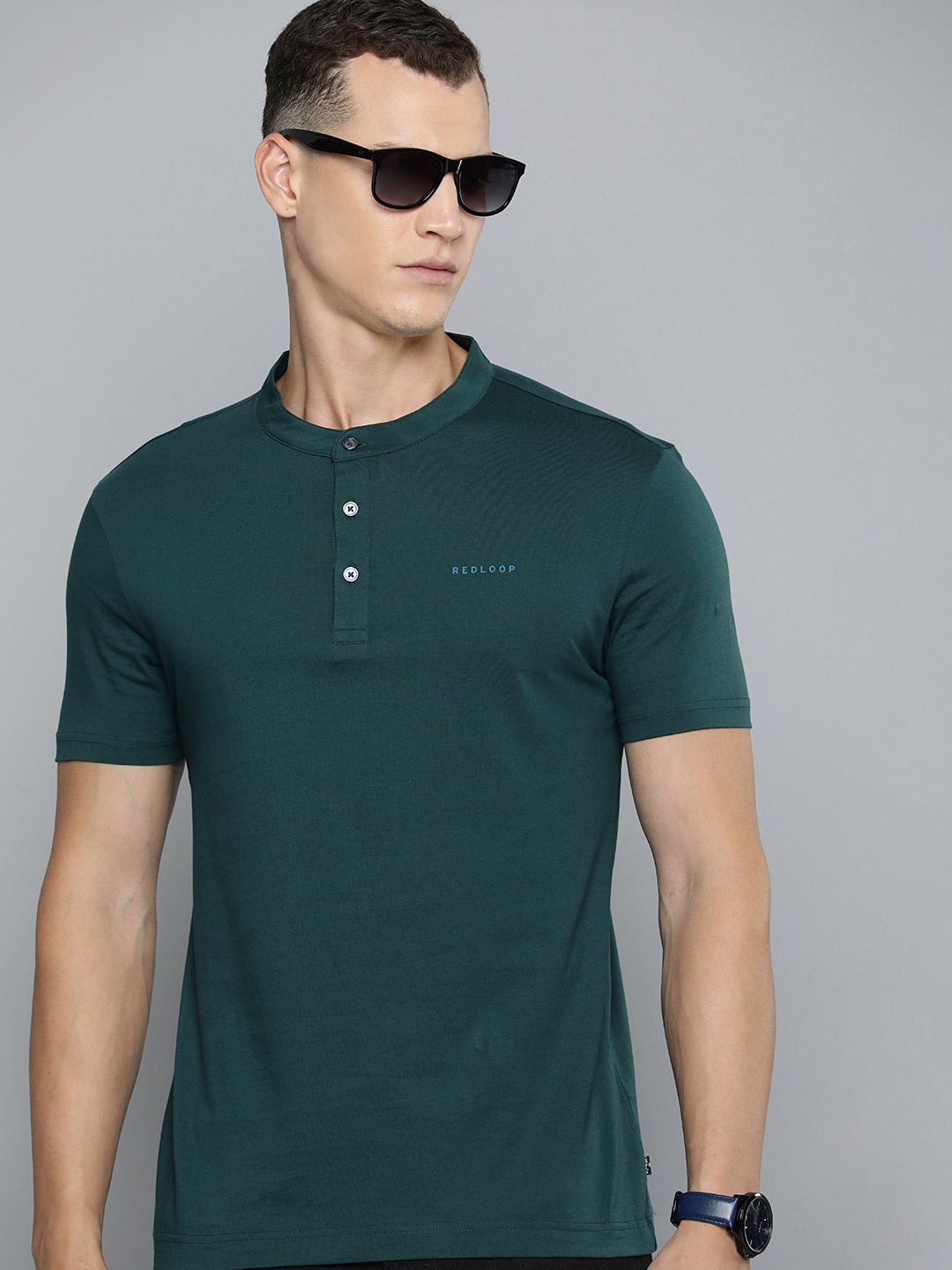 

Levis Typography Henley Neck Pure Cotton Applique T-shirt, Green