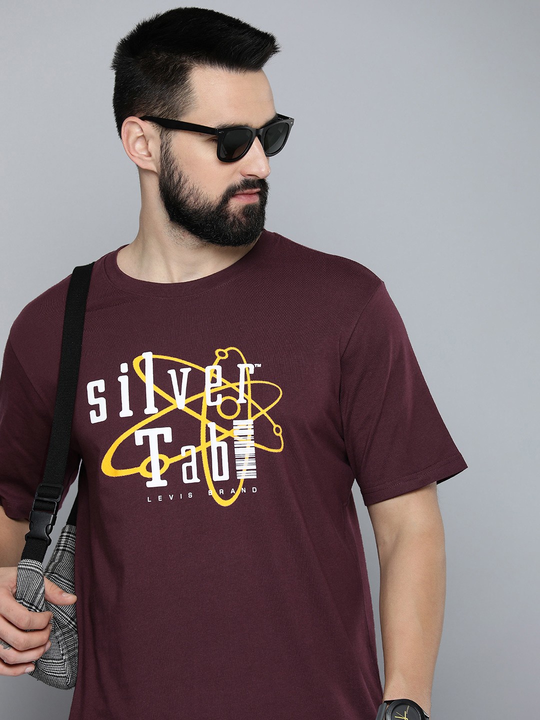 

Levis Typography Relaxed Fit Printed Pure Cotton T-shirt, Burgundy