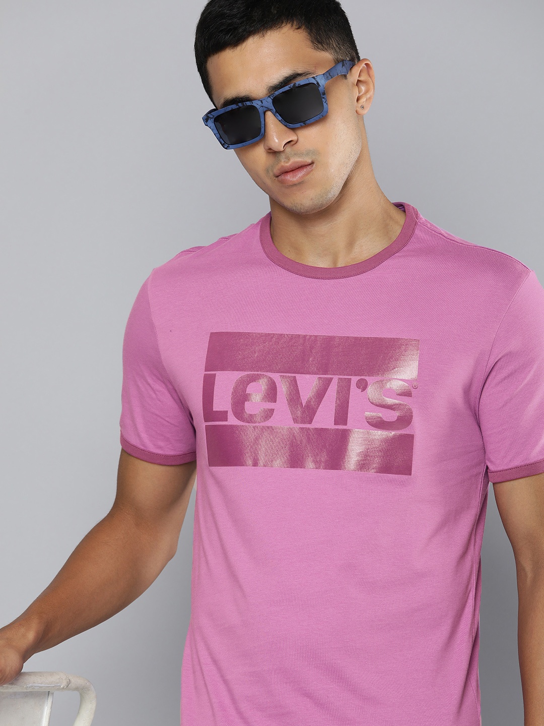 

Levis Pure Cotton Brand Logo Printed Casual T-shirt, Purple