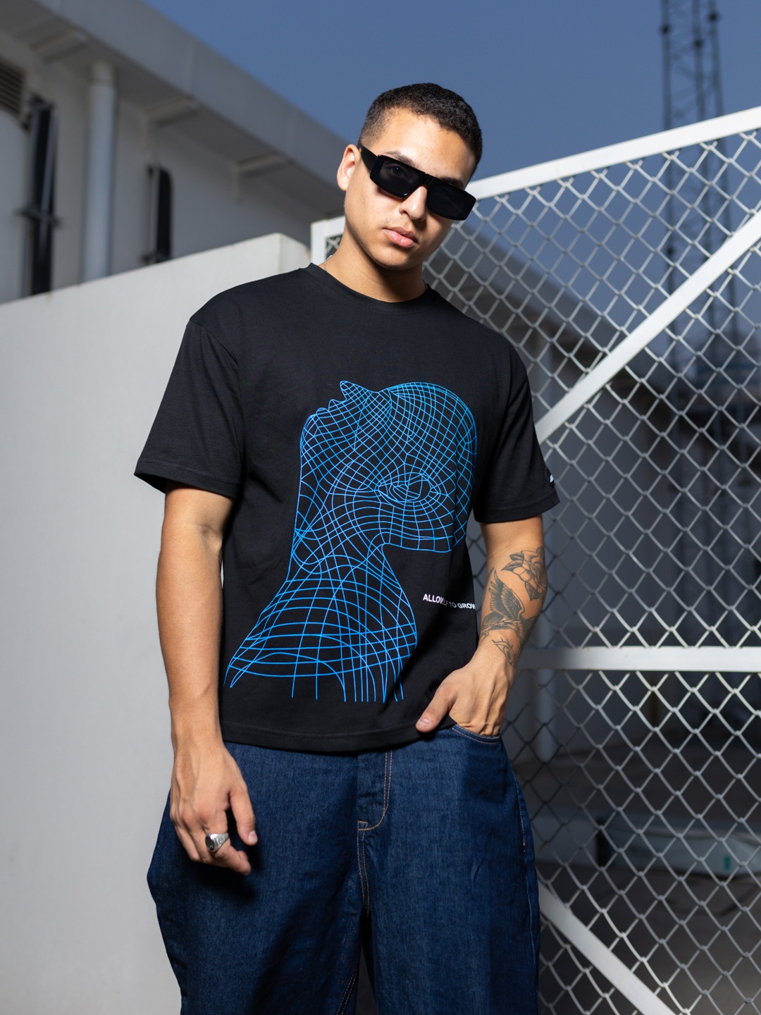 

UNRL Graphic Printed Drop-Shoulder Sleeves Cotton Boxy T-shirt, Black