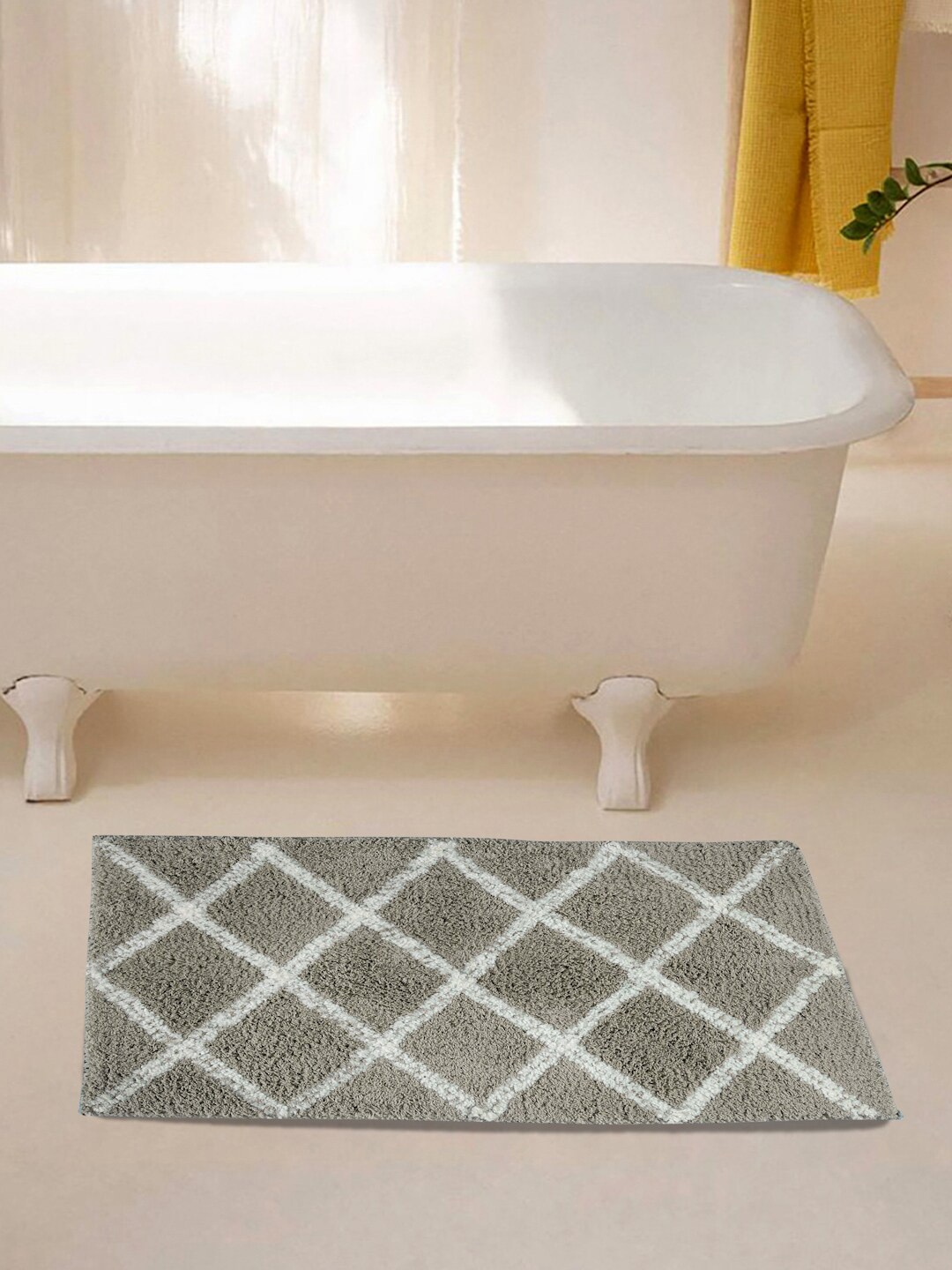 

FABINALIV Beige & White Checked 1800 GSM Bath Mat