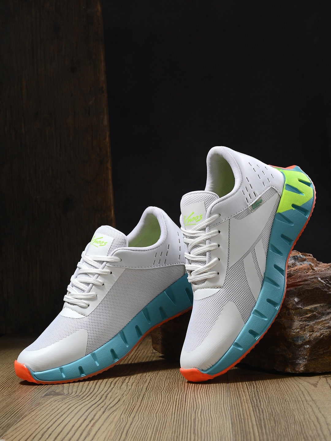 

knoos Men Textured Lightweight Sneakers, White