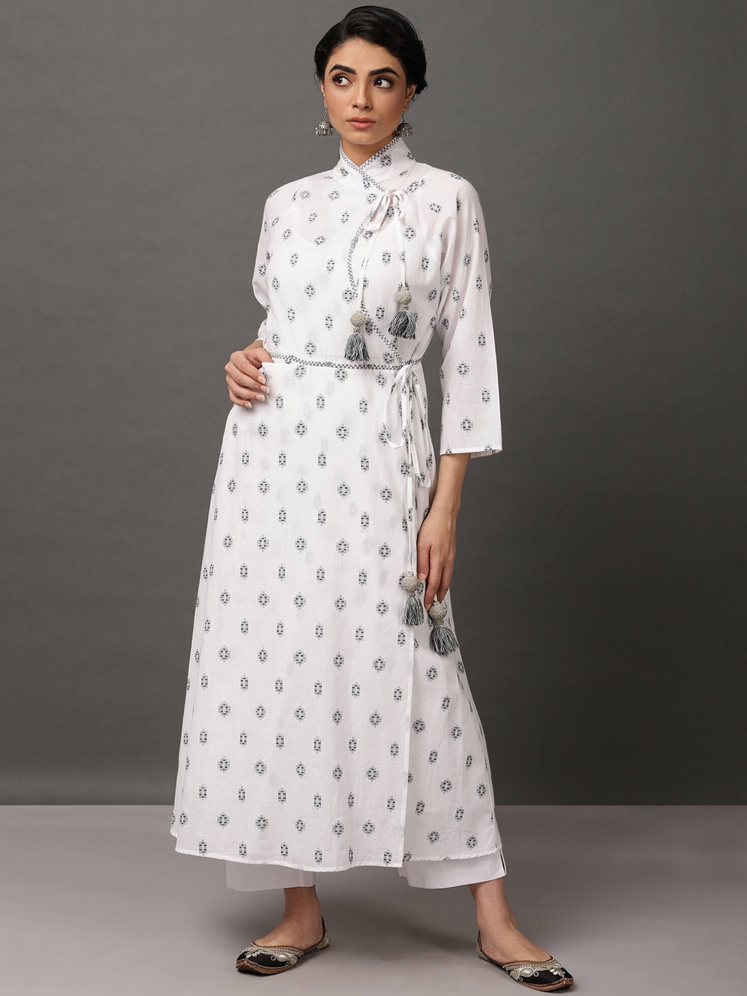 

NUHH Ethnic Motifs Printed Pure Cotton Kurta With Palazzos, White