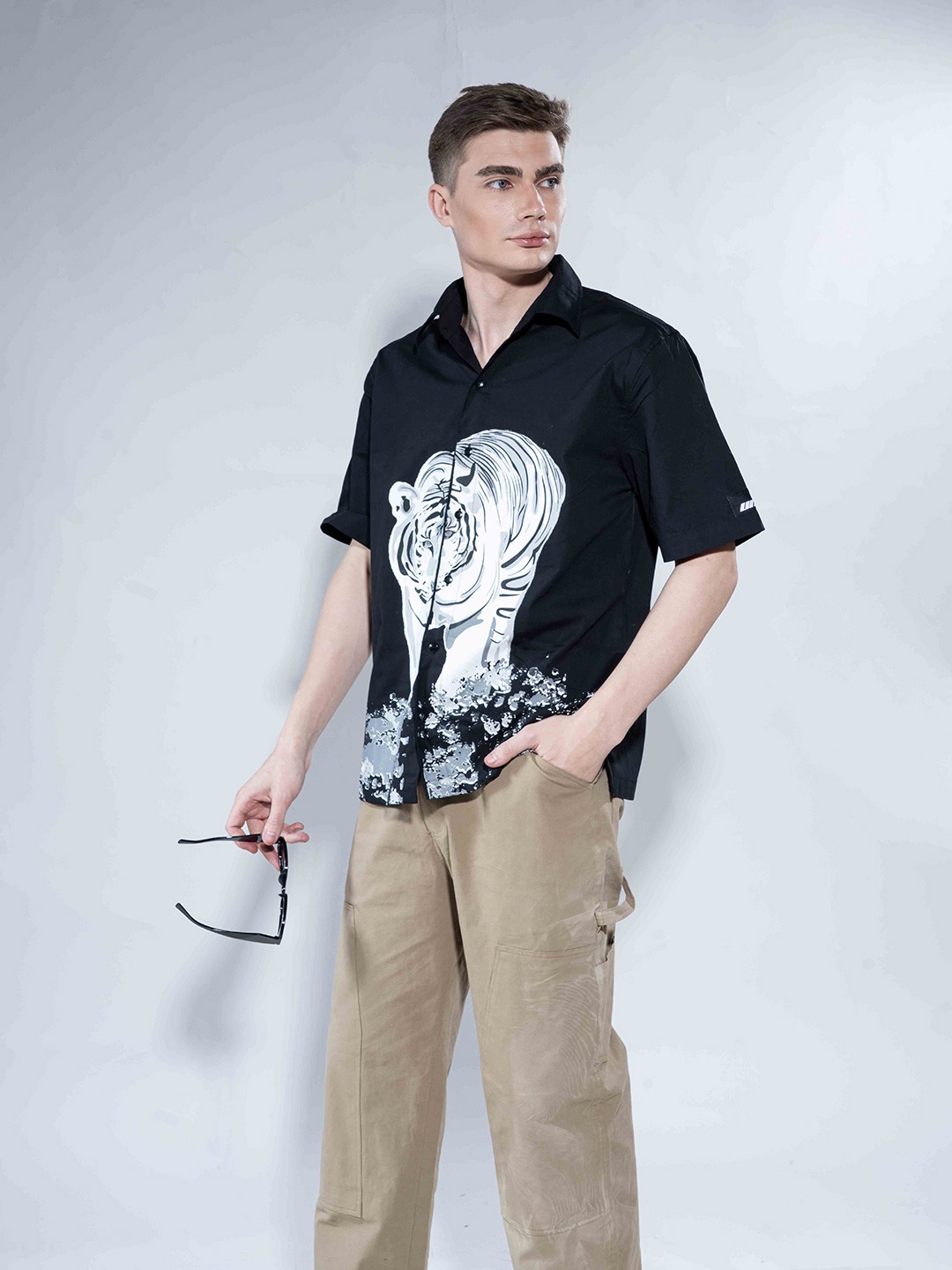 

UNRL Pure Cotton Boxy Opaque Printed Casual Shirt, Black