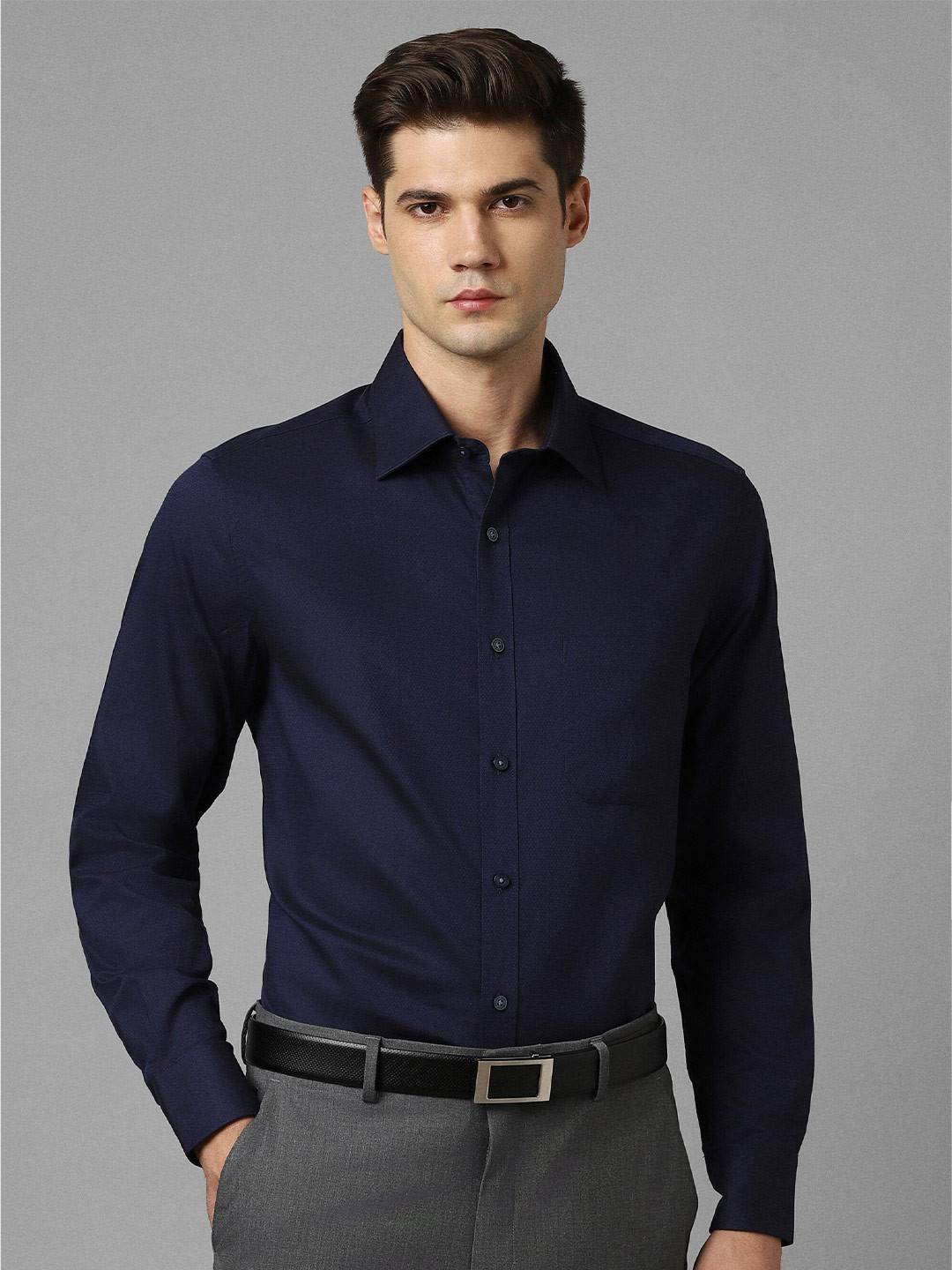 

Louis Philippe Spread Collar Long Sleeves Slim Fit Formal Shirt, Navy blue