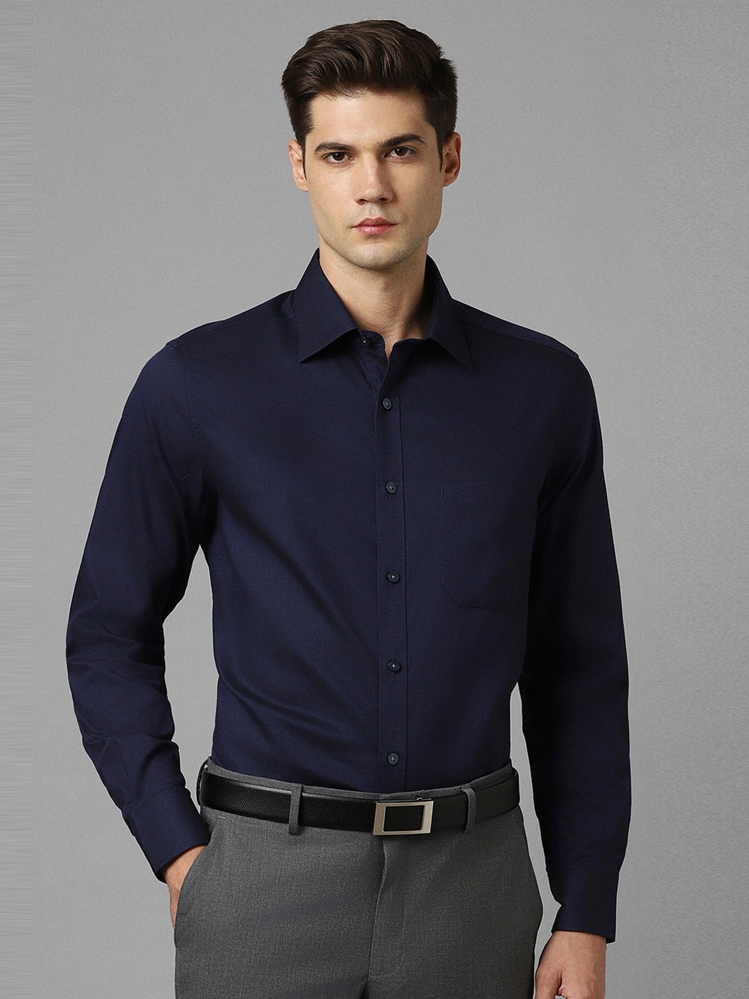 

Louis Philippe Textured Slim Fit Pure Cotton Formal Shirt, Navy blue