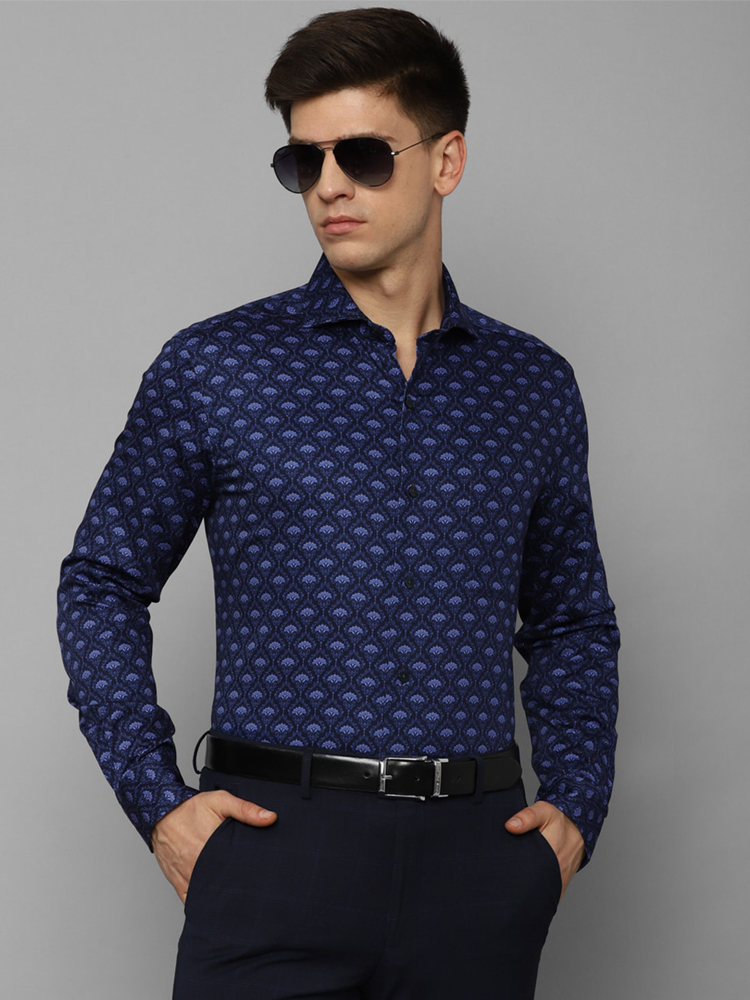 

Louis Philippe Slim Fit Ethnic Motif Printed Cotton Formal Shirt, Navy blue