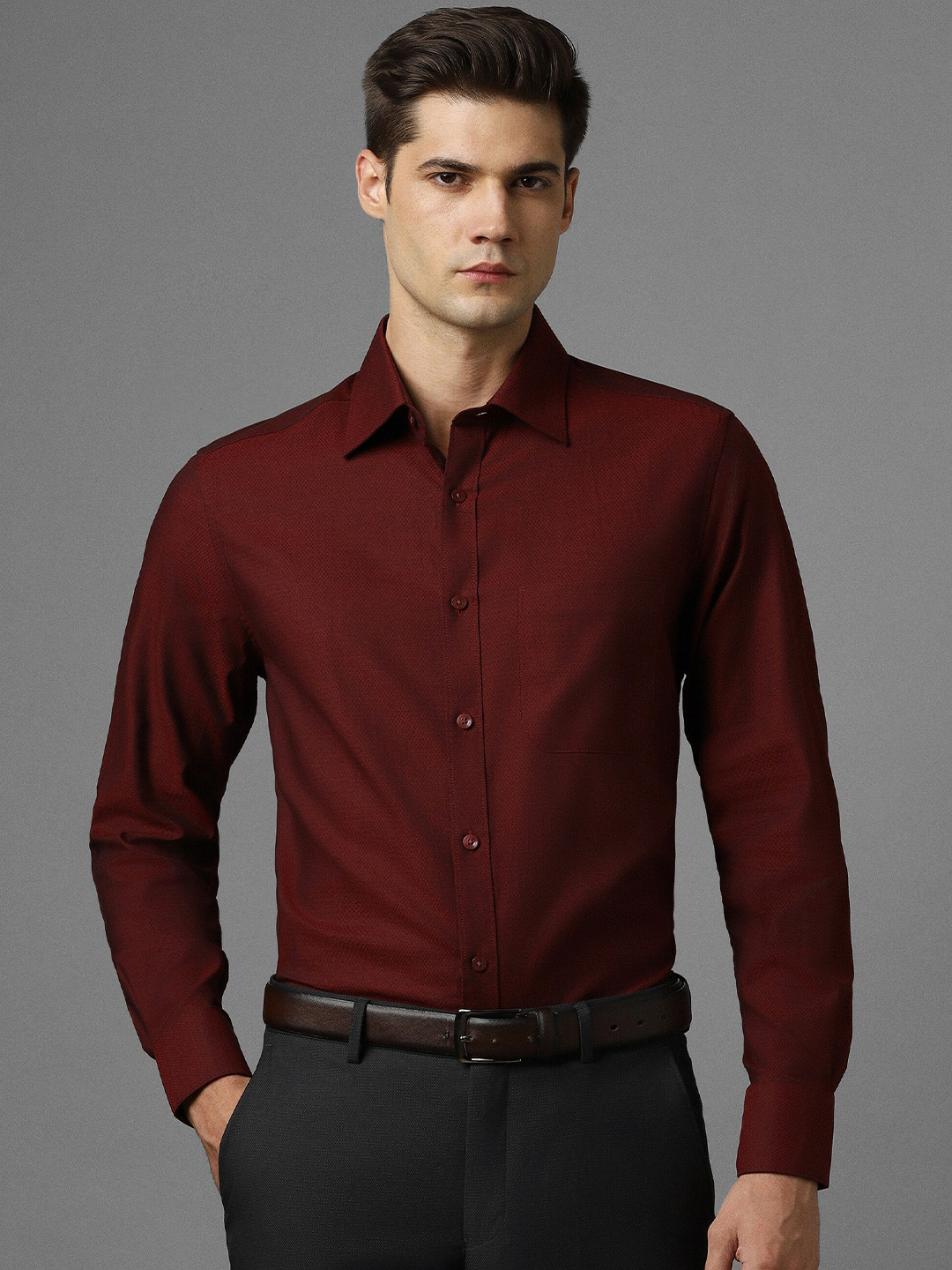 

Louis Philippe Spread Collar Slim Fit Pure Cotton Formal Shirt, Maroon