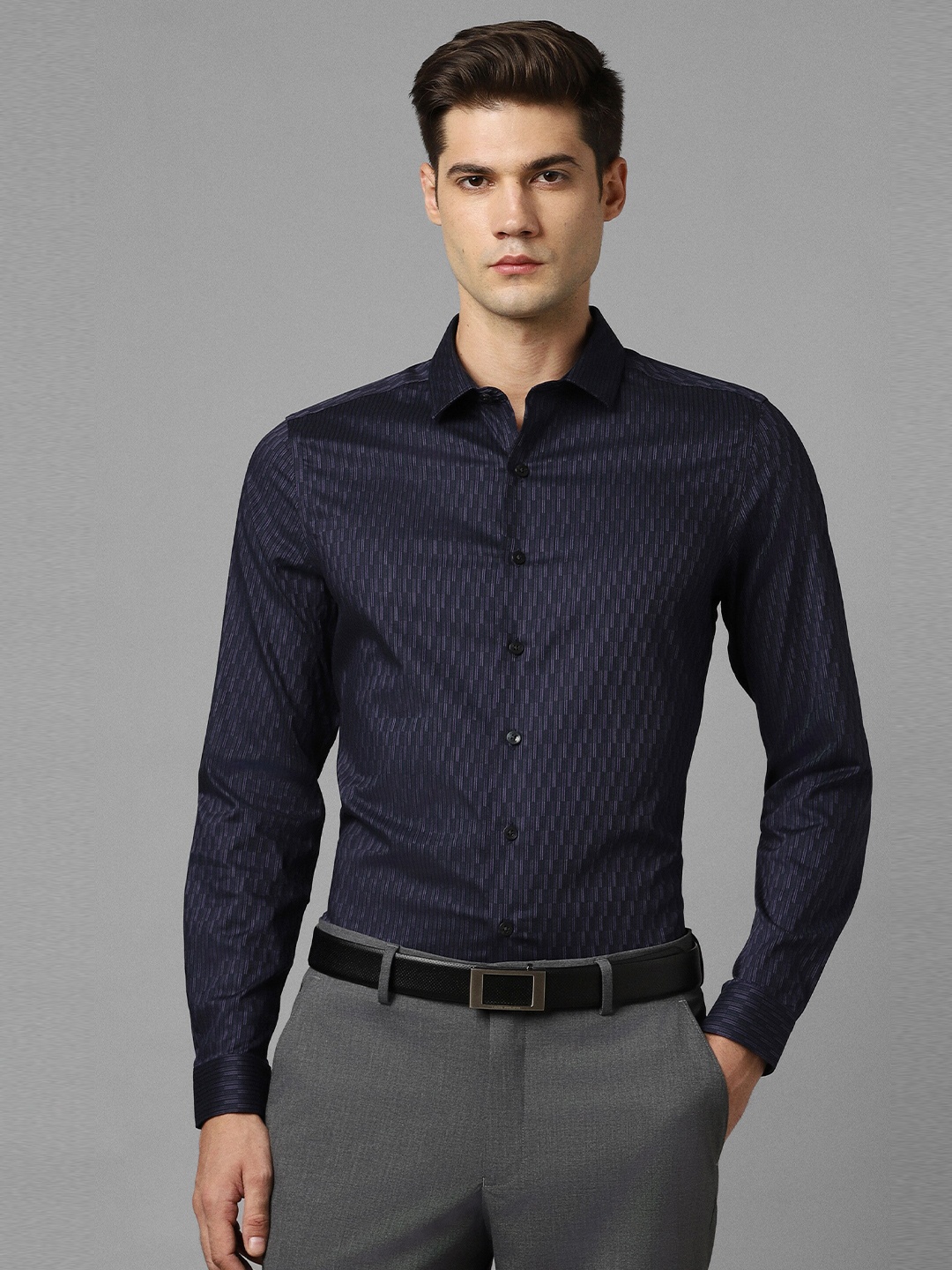 

Louis Philippe Slim Fit Formal Shirt, Navy blue