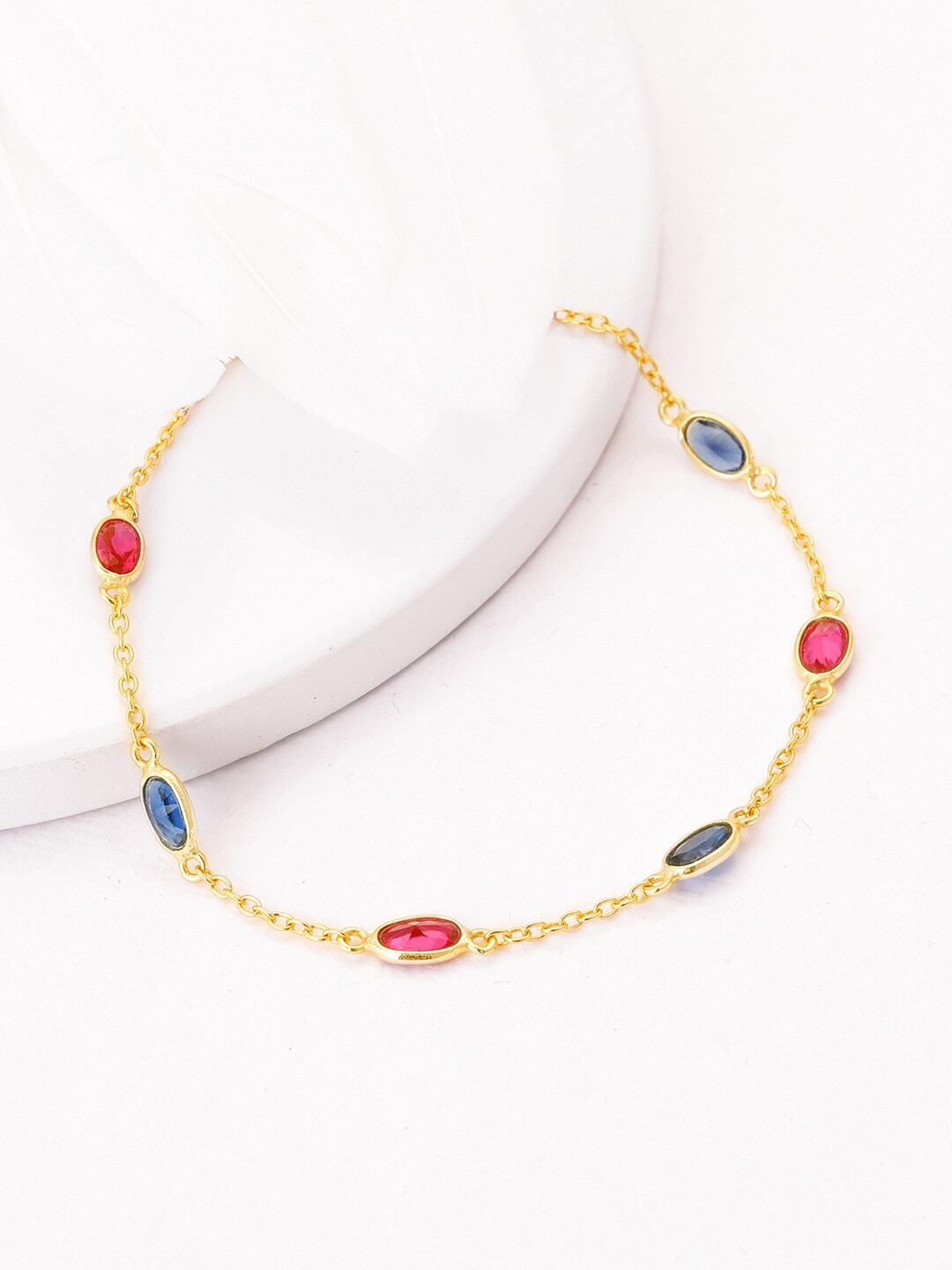 

GIVA Women Sterling Silver Gold-Plated Capture 925 Link Bracelet