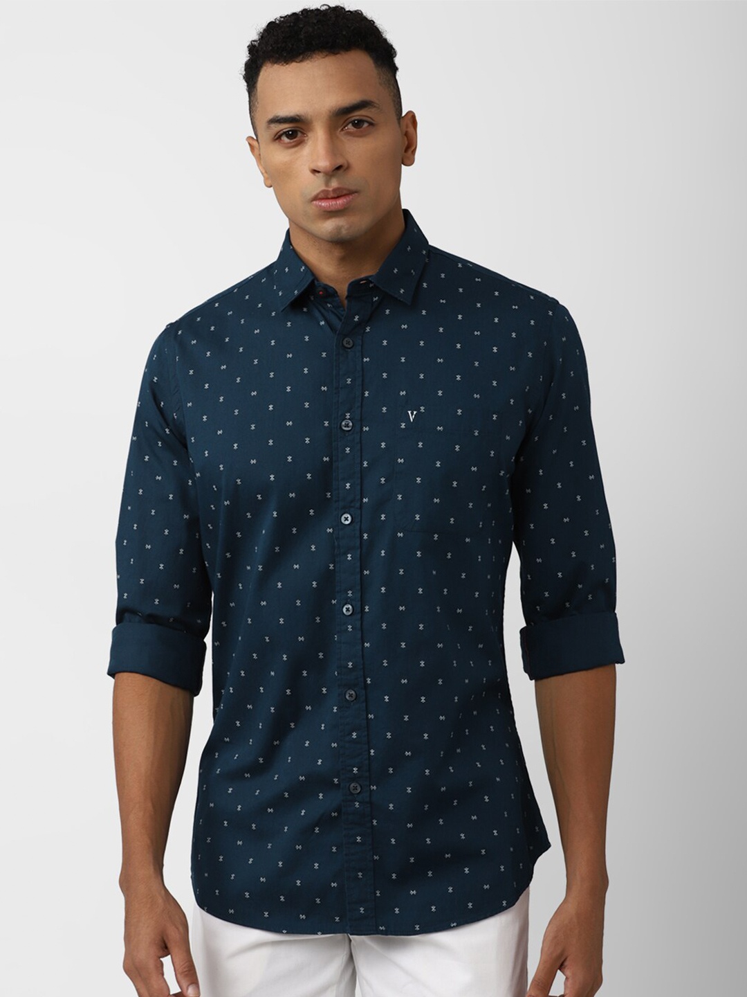 

Van Heusen Sport Slim Fit Micro Ditsy Printed Pure Cotton Casual Shirt, Navy blue