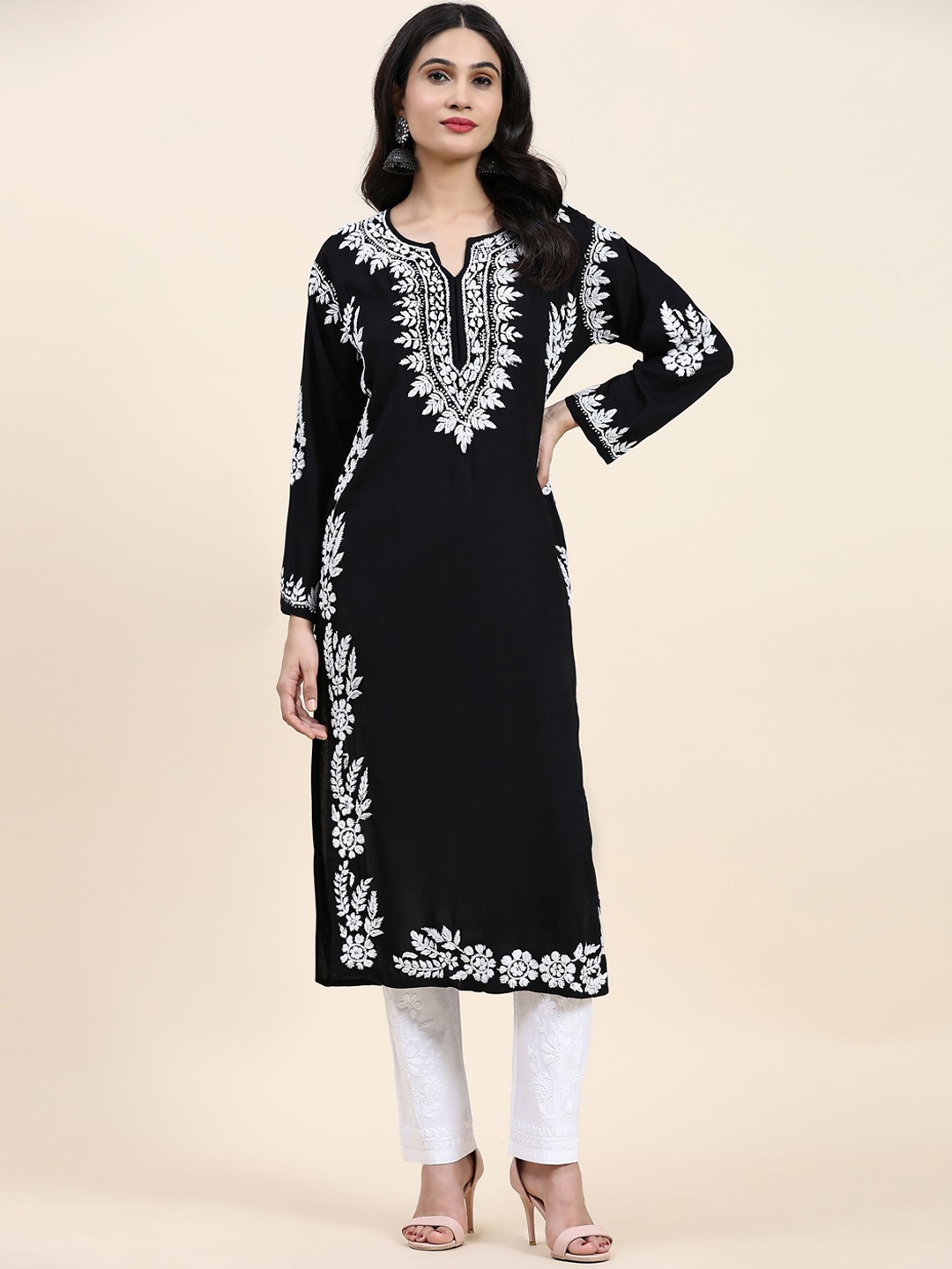 

HOUSE OF KARI Floral Embroidered Thread Work Kurta, Black