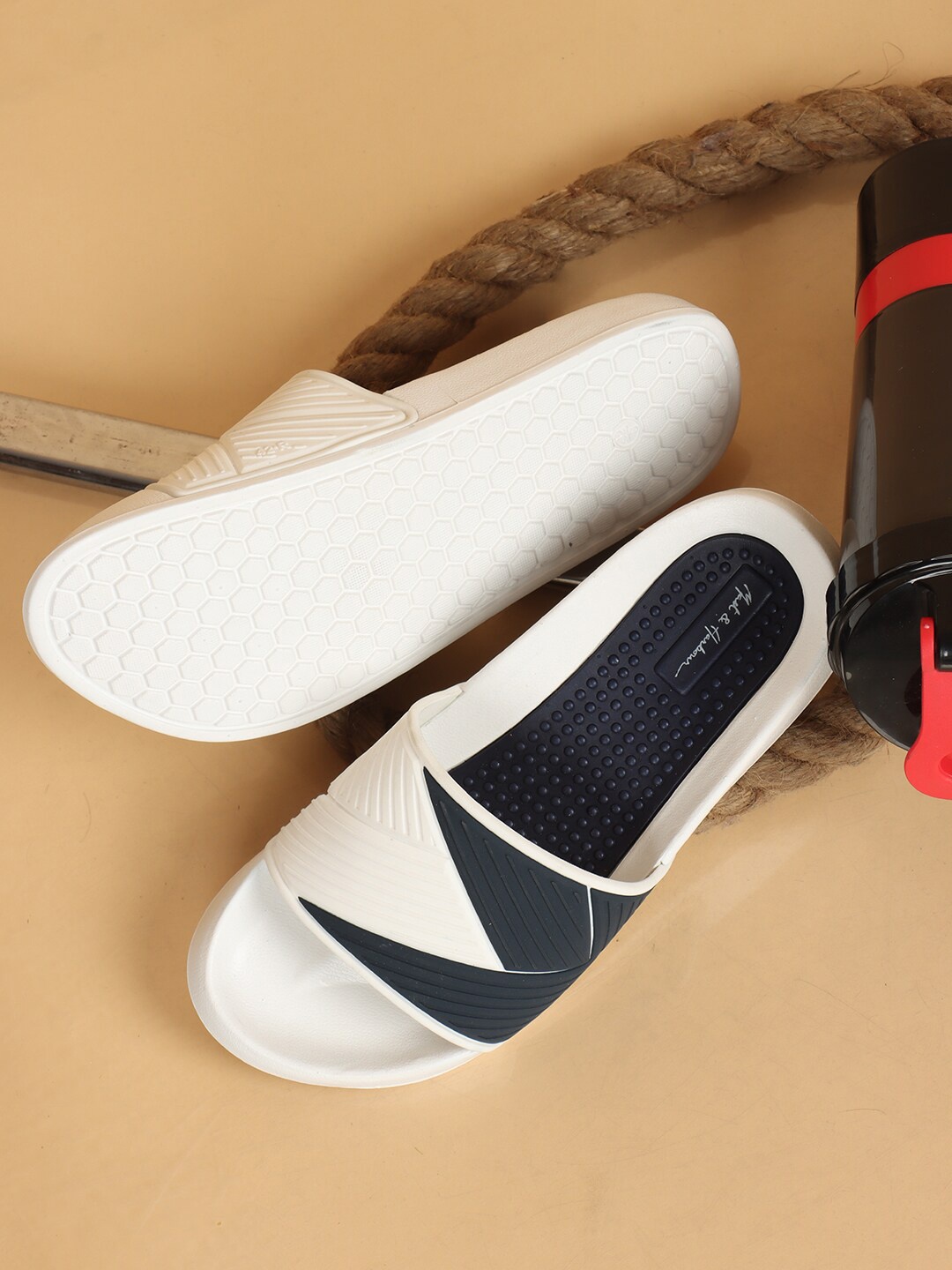 

Mast & Harbour Men White & Navy Blue Colourblocked Sliders