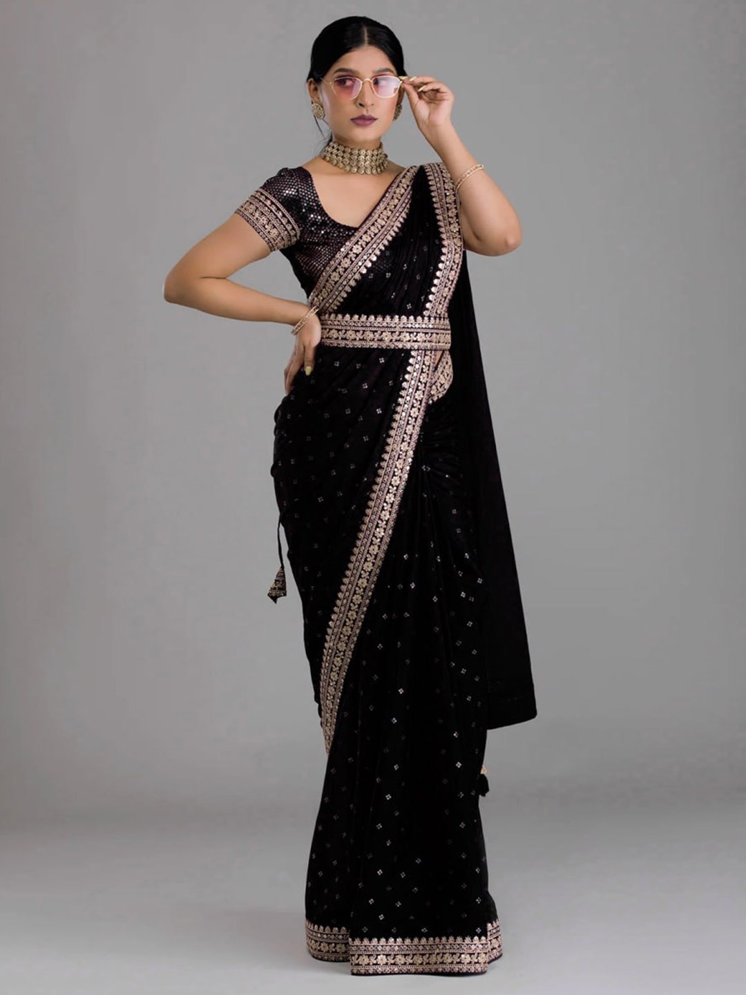 

Nityanta Fab Bandhani Embroidered Sequinned Ikat Saree, Black