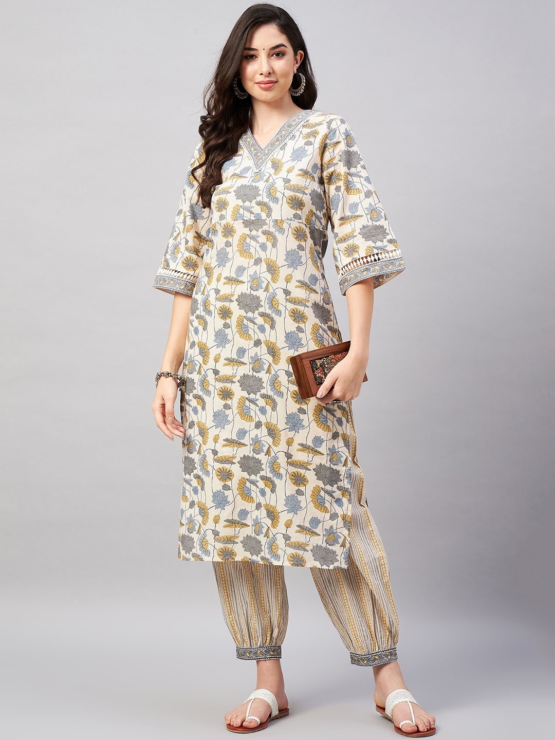 

WineRed Floral Printed Pure Cotton Kurta With Palazzos, Beige