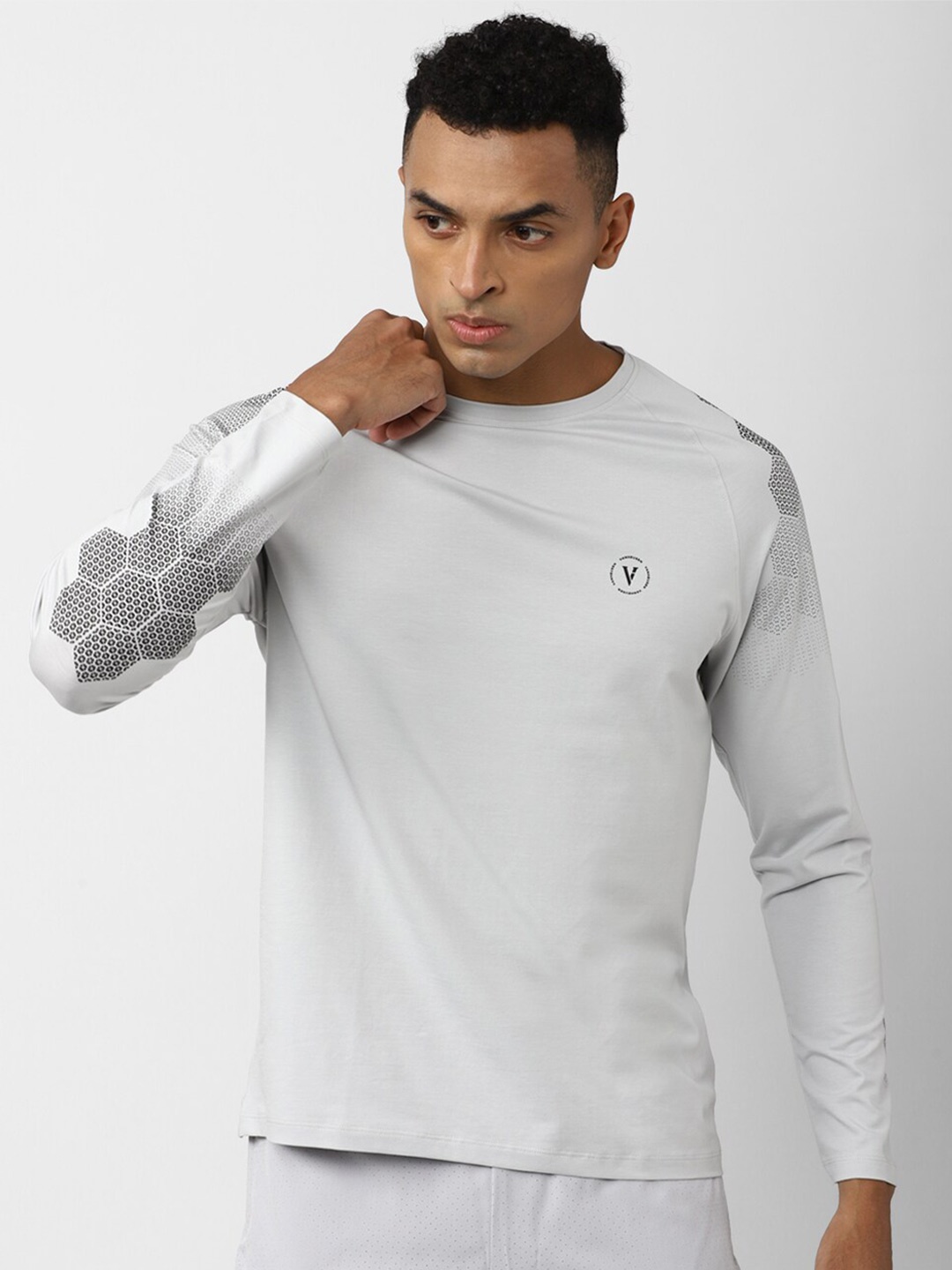 

Van Heusen Flex Abstract Printed Raglan Sleeves Slim Fit Sports T-Shirt, Grey