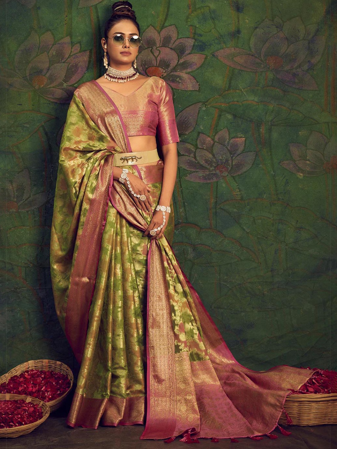

Mitera Green & Pink Ethnic Motifs Woven Design Zari Saree