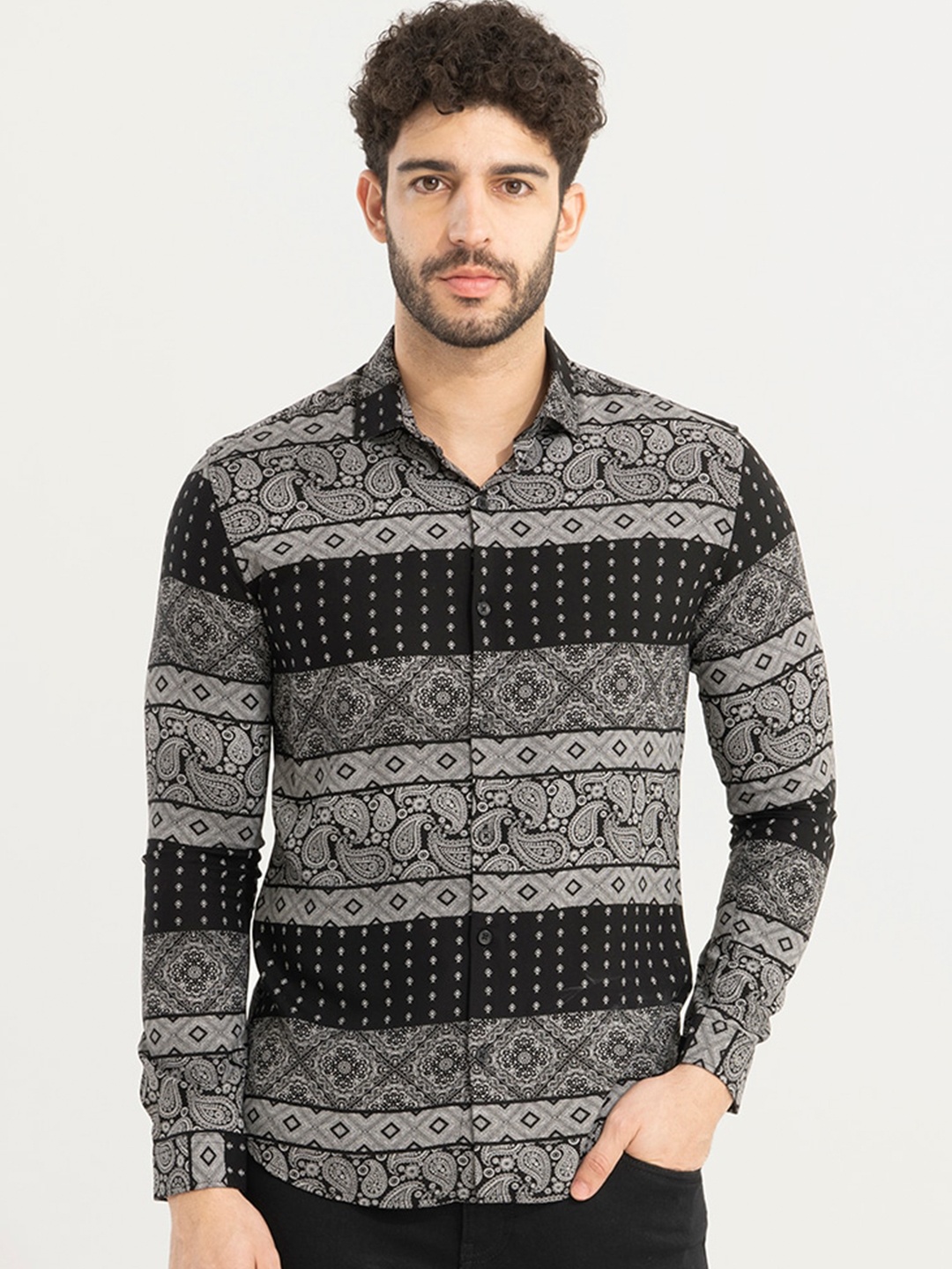 

Snitch Printed Slim Fit Opaque Casual Shirt, Black