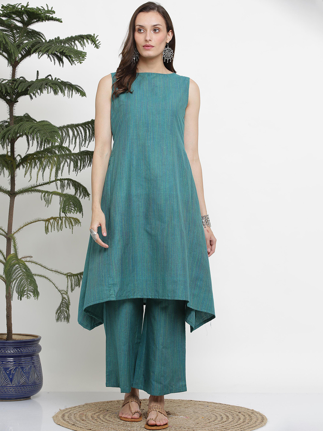 

KAANCHIE NANGGIA Self Design A-Line Kurta With Palazzo, Green