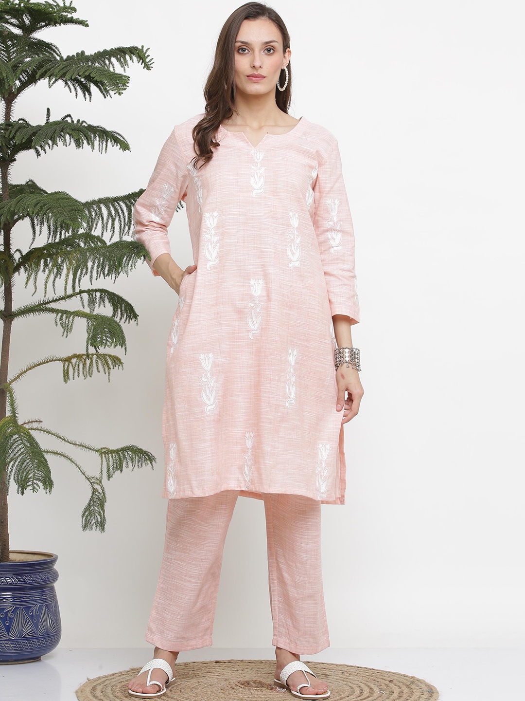 

KAANCHIE NANGGIA Embroidered Straight Kurta With Trouser, Pink