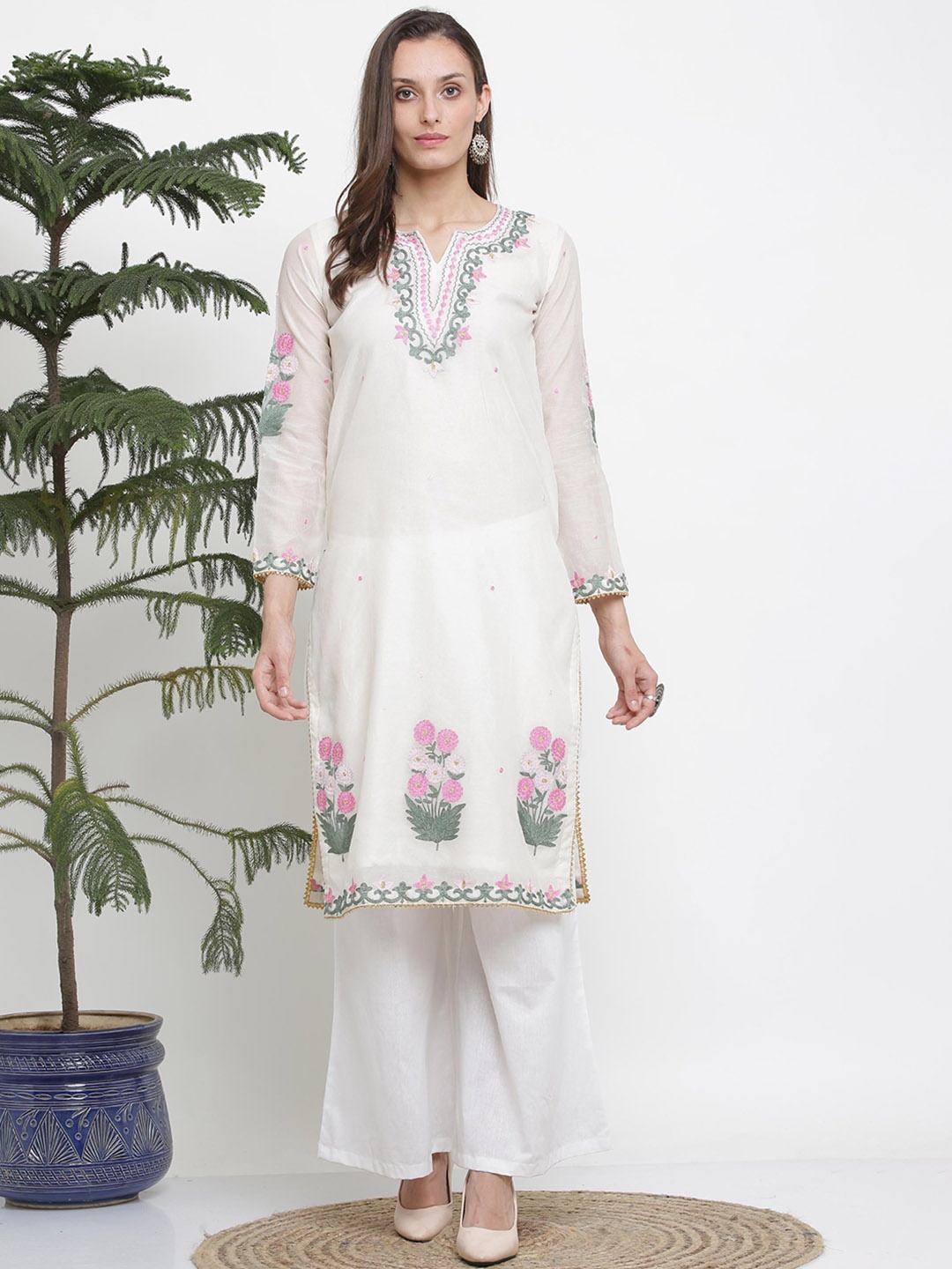 

KAANCHIE NANGGIA Embroidered Straight Kurta With Palazzo, White